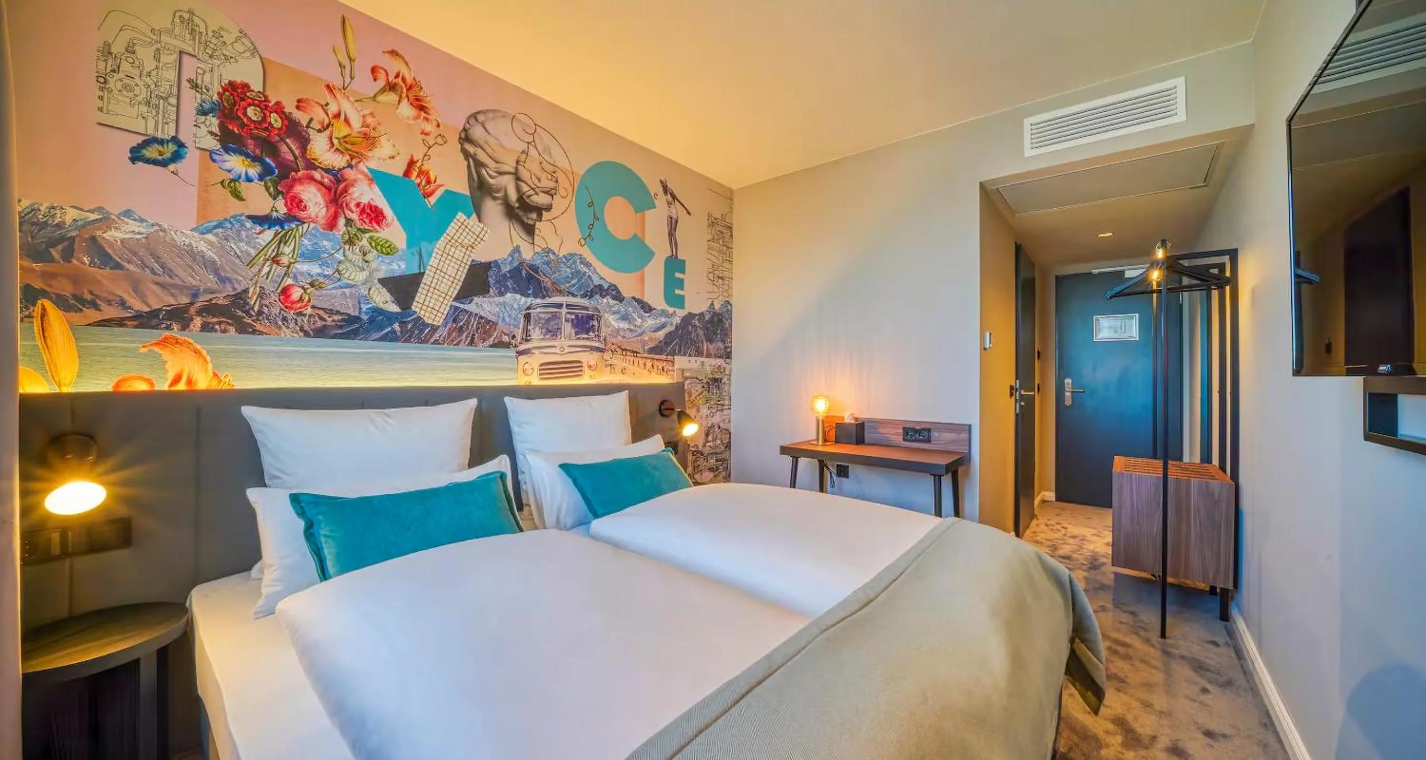 Photo of the whole room, Bed in PLAZA INN Ulm