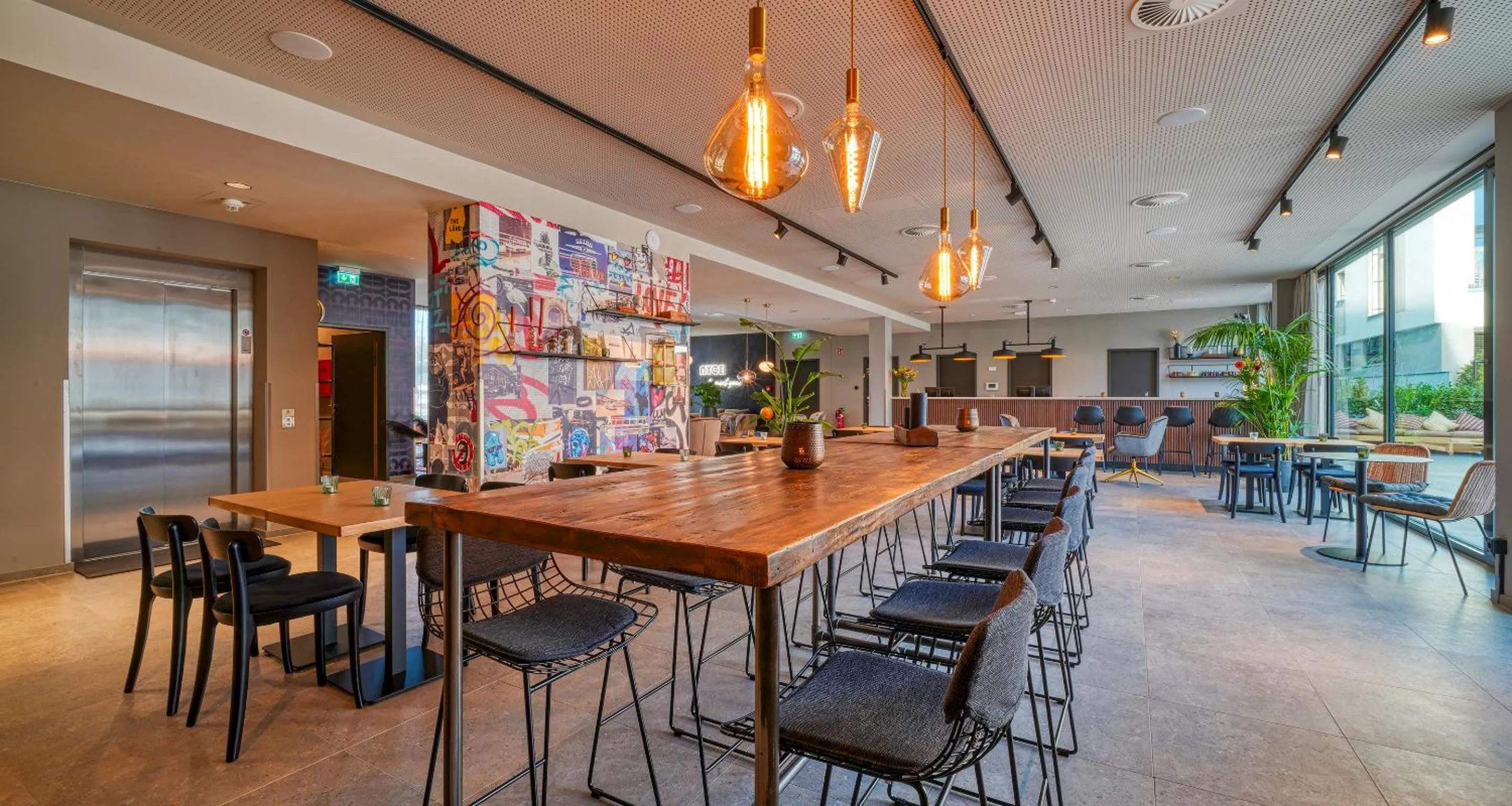 Lobby or reception in PLAZA INN Ulm