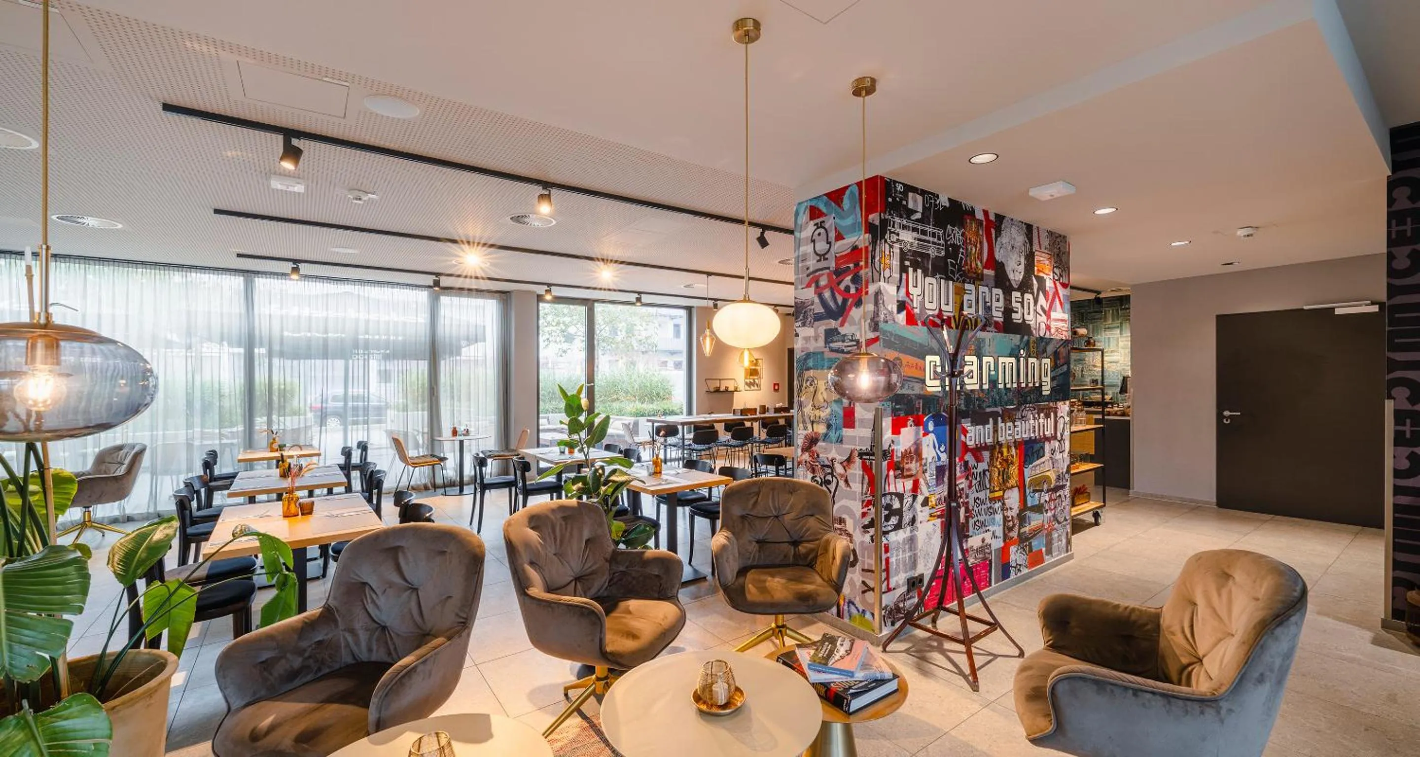 Lounge or bar in PLAZA INN Ulm