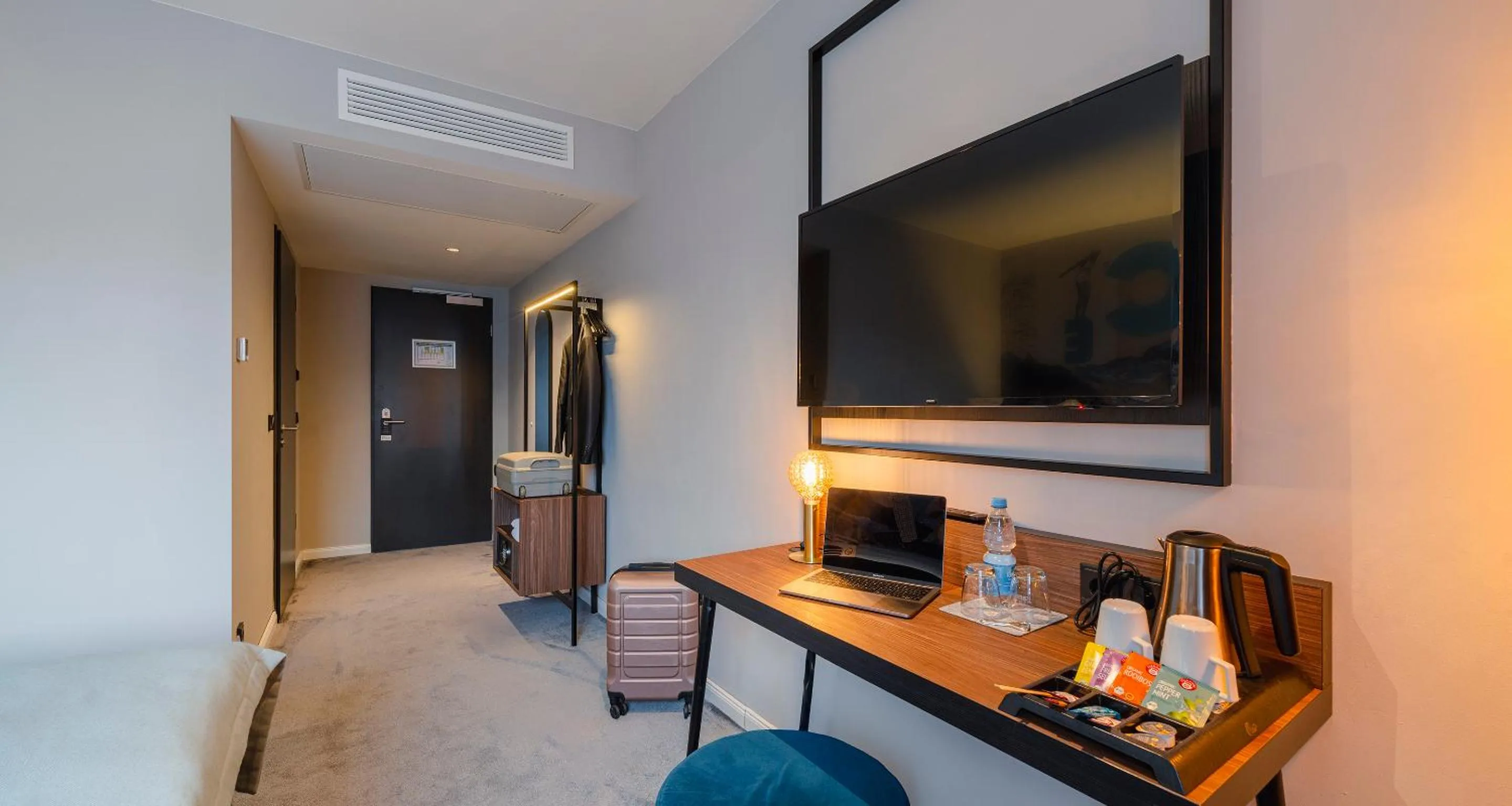 TV and multimedia, Bed in PLAZA INN Ulm