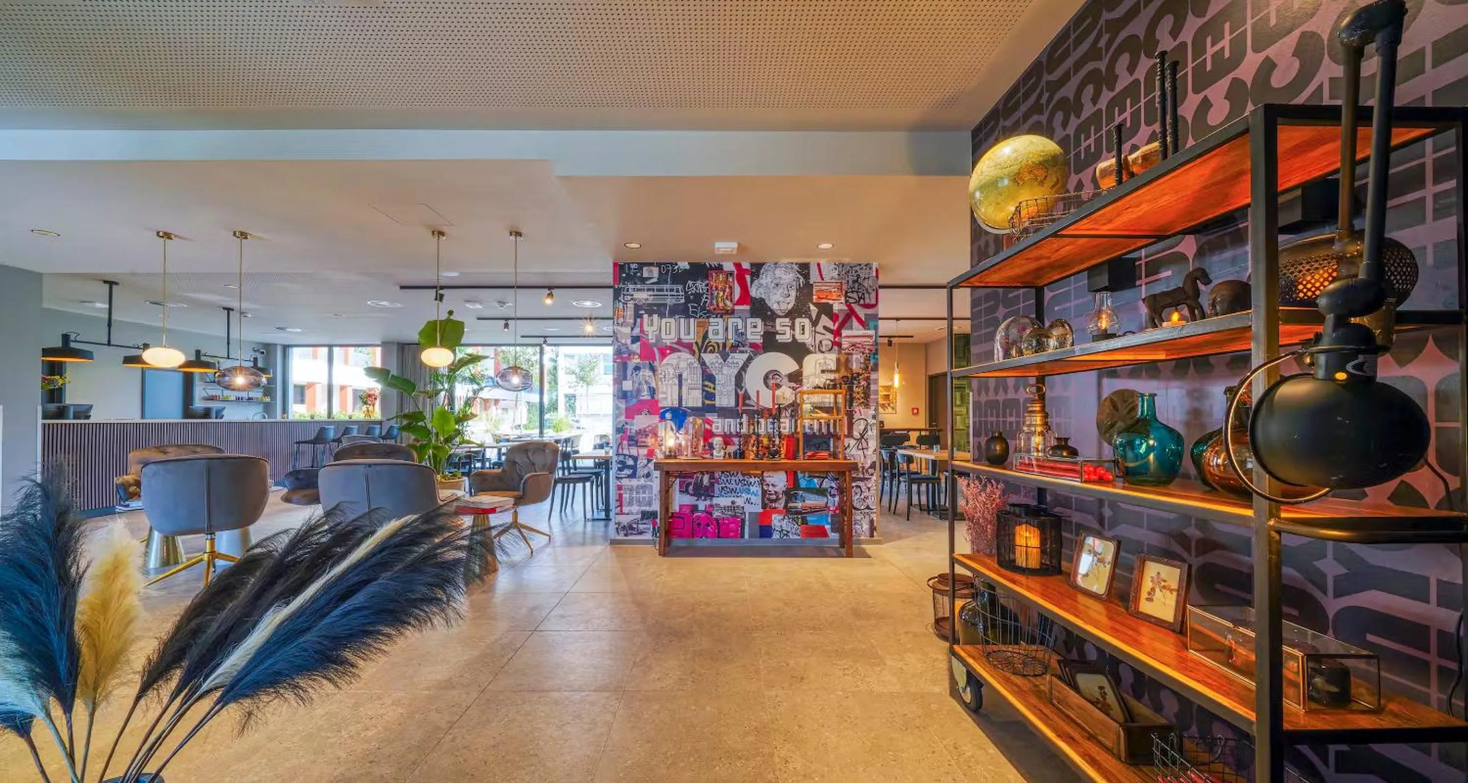 Lobby or reception in PLAZA INN Ulm