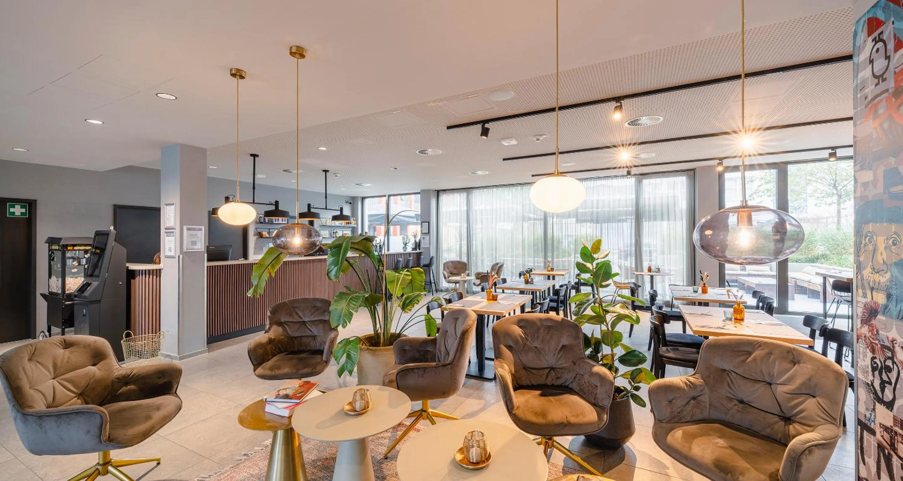 Lobby or reception in PLAZA INN Ulm