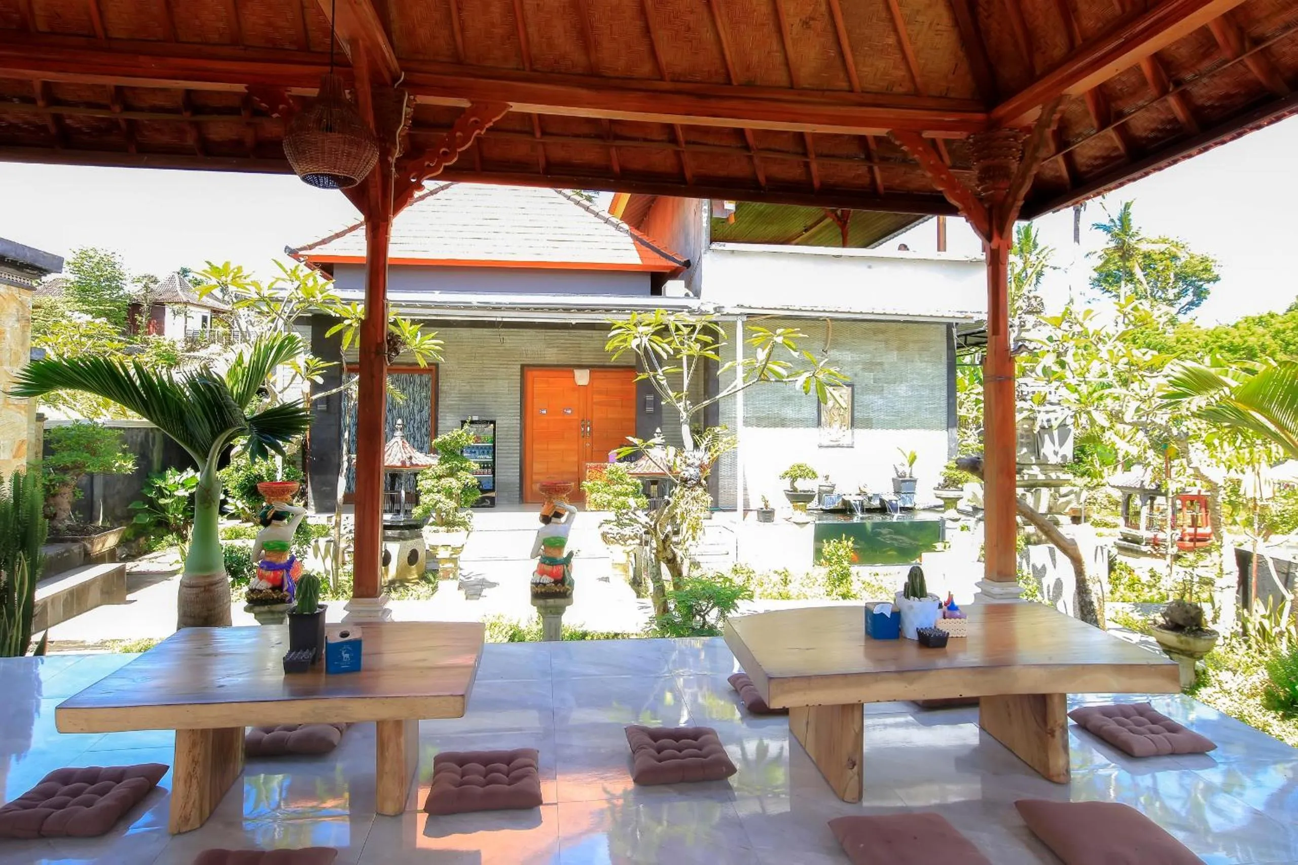 Dining area in THE DARA HILL