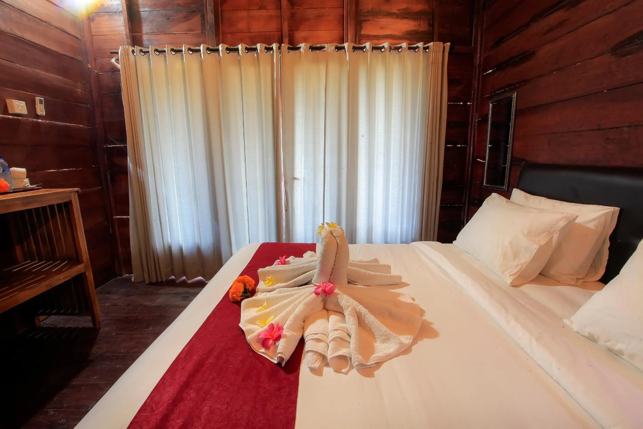 Bedroom, Bed in THE DARA HILL