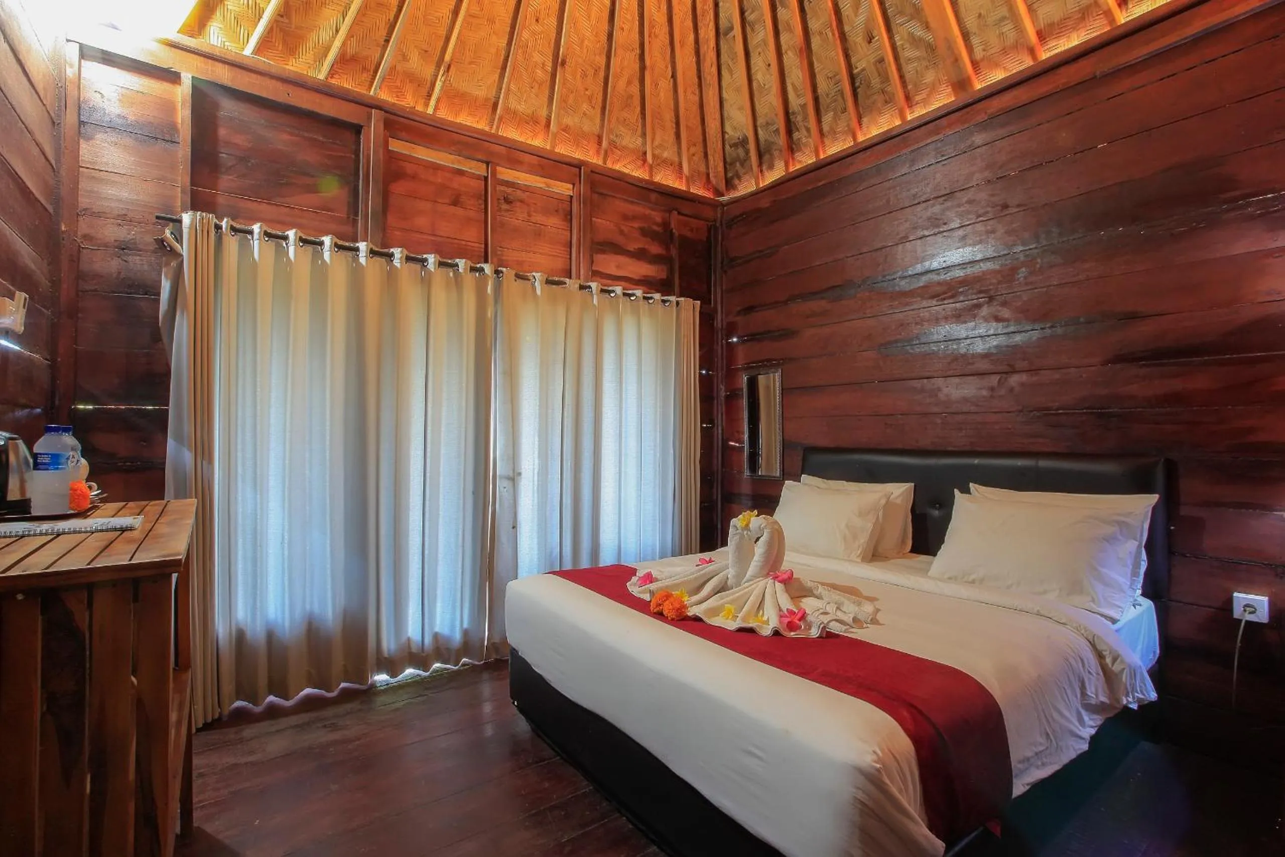 Bed in THE DARA HILL