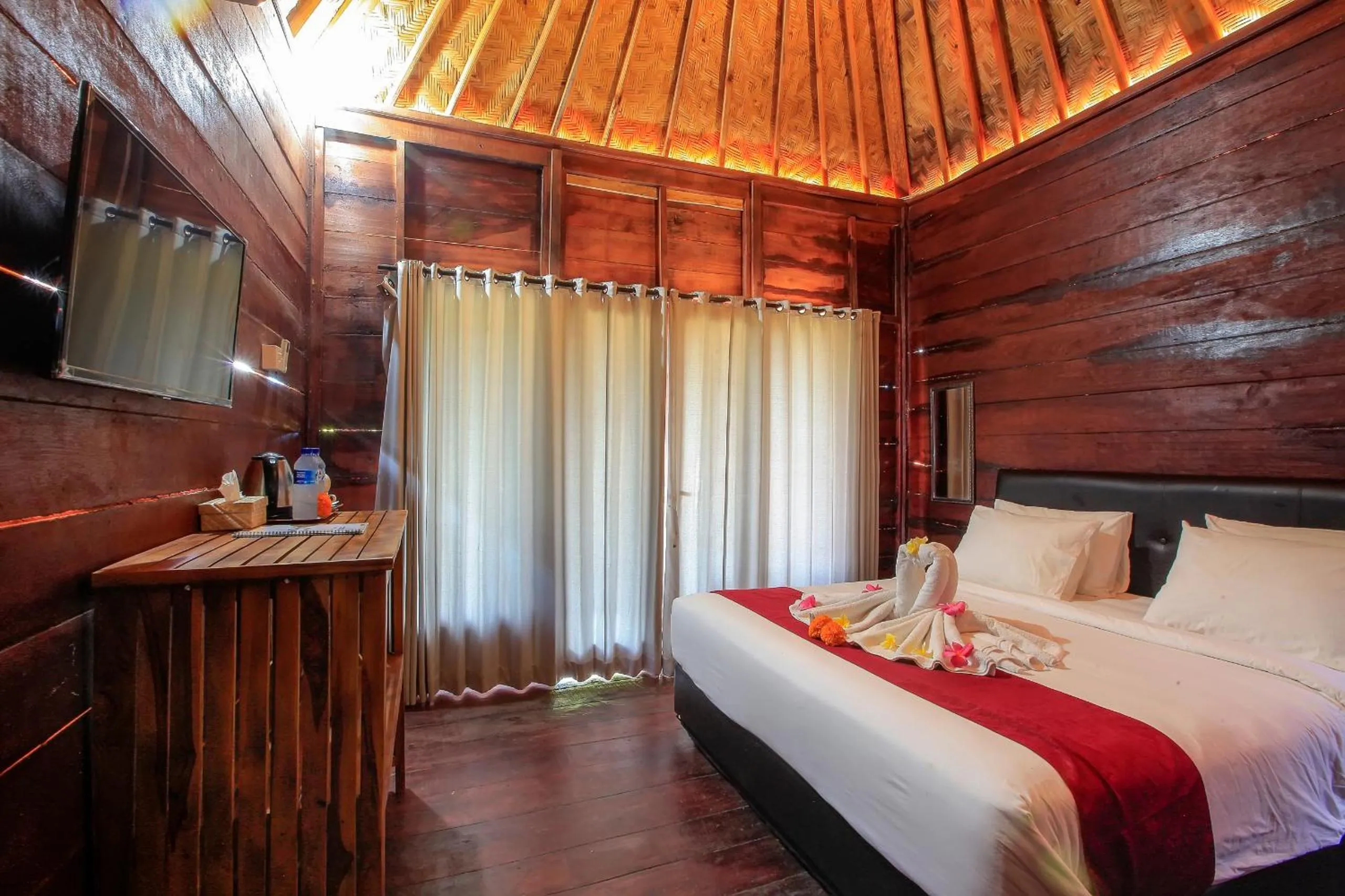 Bedroom, Bed in THE DARA HILL