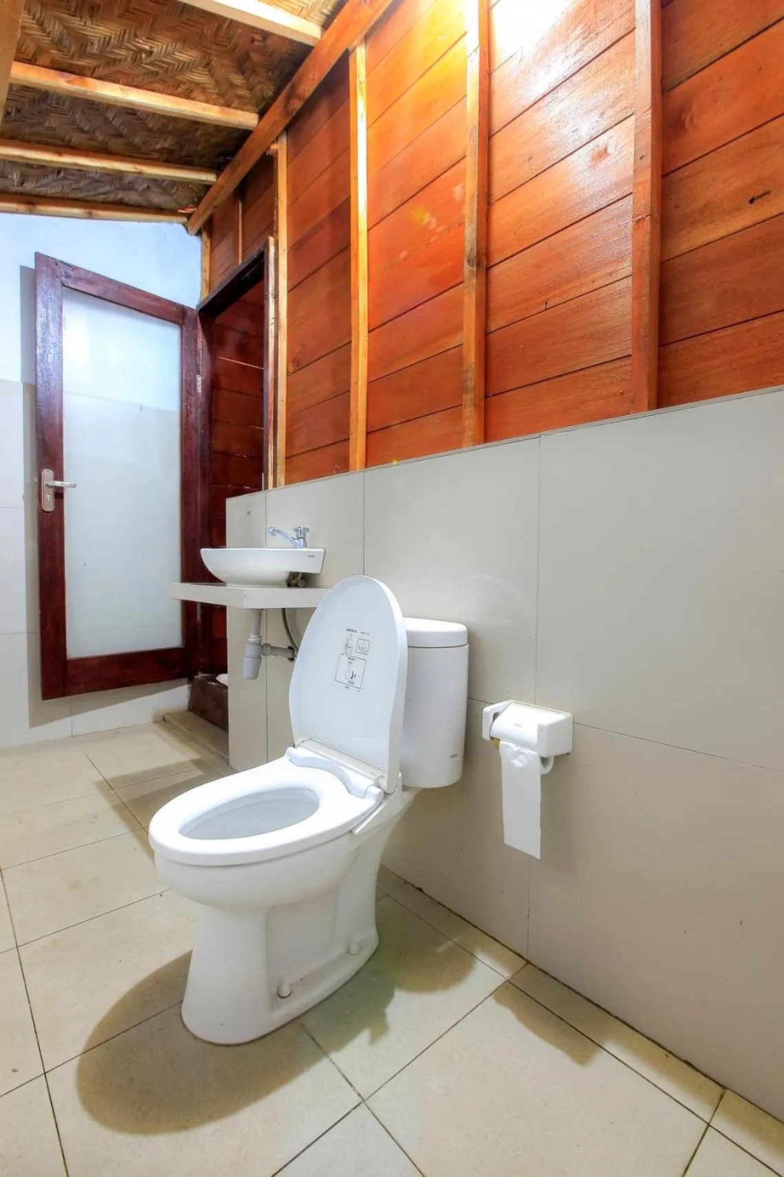 Toilet in THE DARA HILL