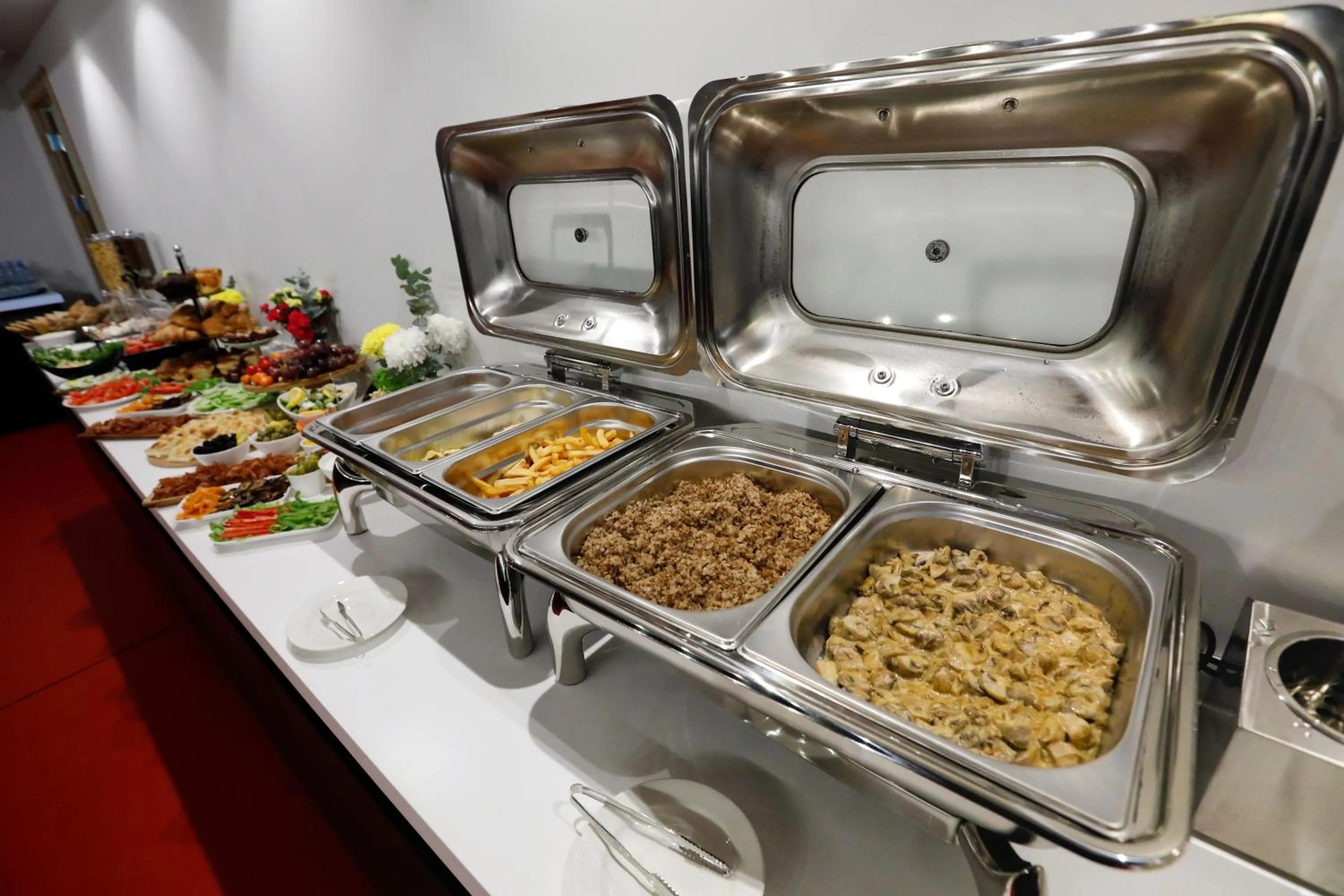 Food and drinks in Graf Hotel