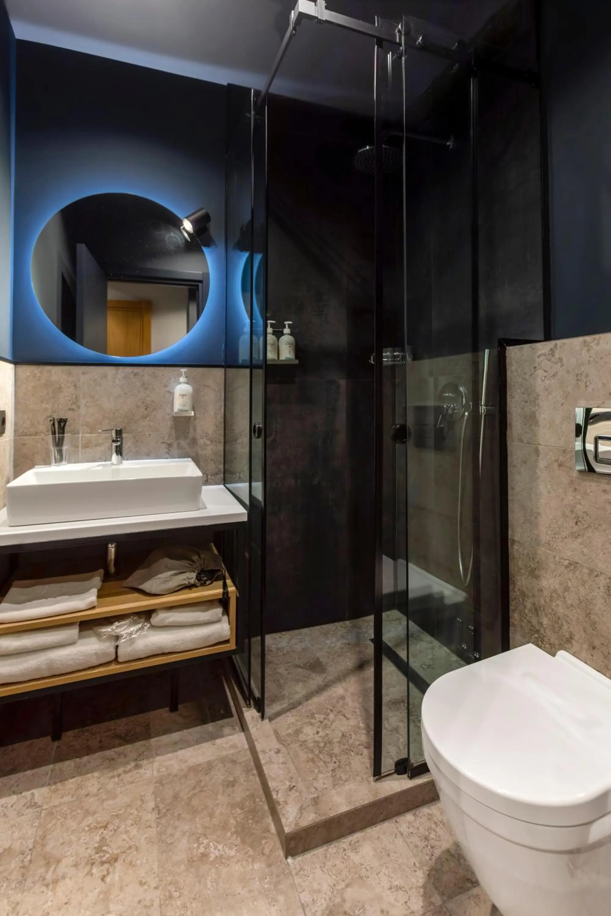 Shower in Graf Hotel