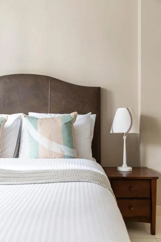 Bed in Frank Porter - Atlantic Tower 1