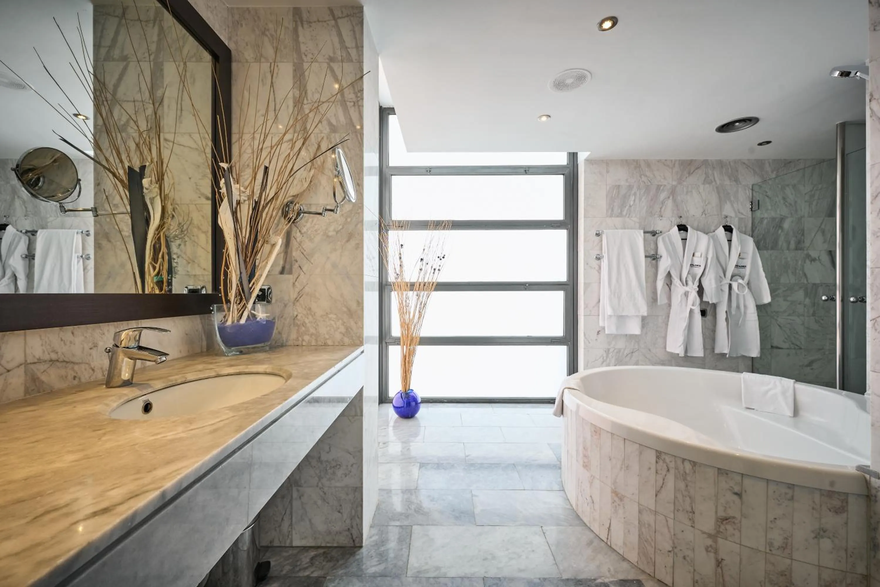 Bathroom in Catalonia Gran Hotel Verdi