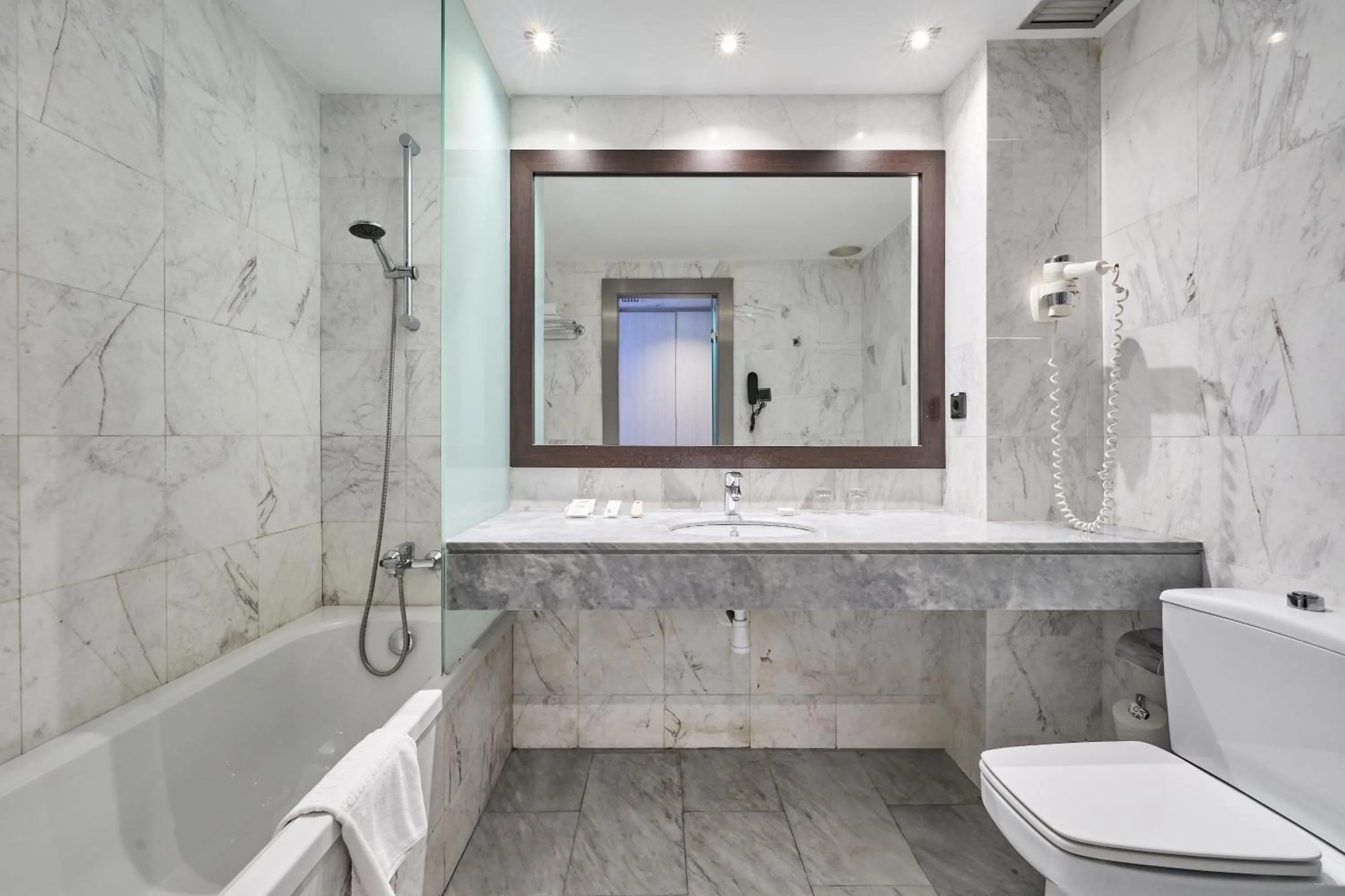 Bathroom in Catalonia Gran Hotel Verdi