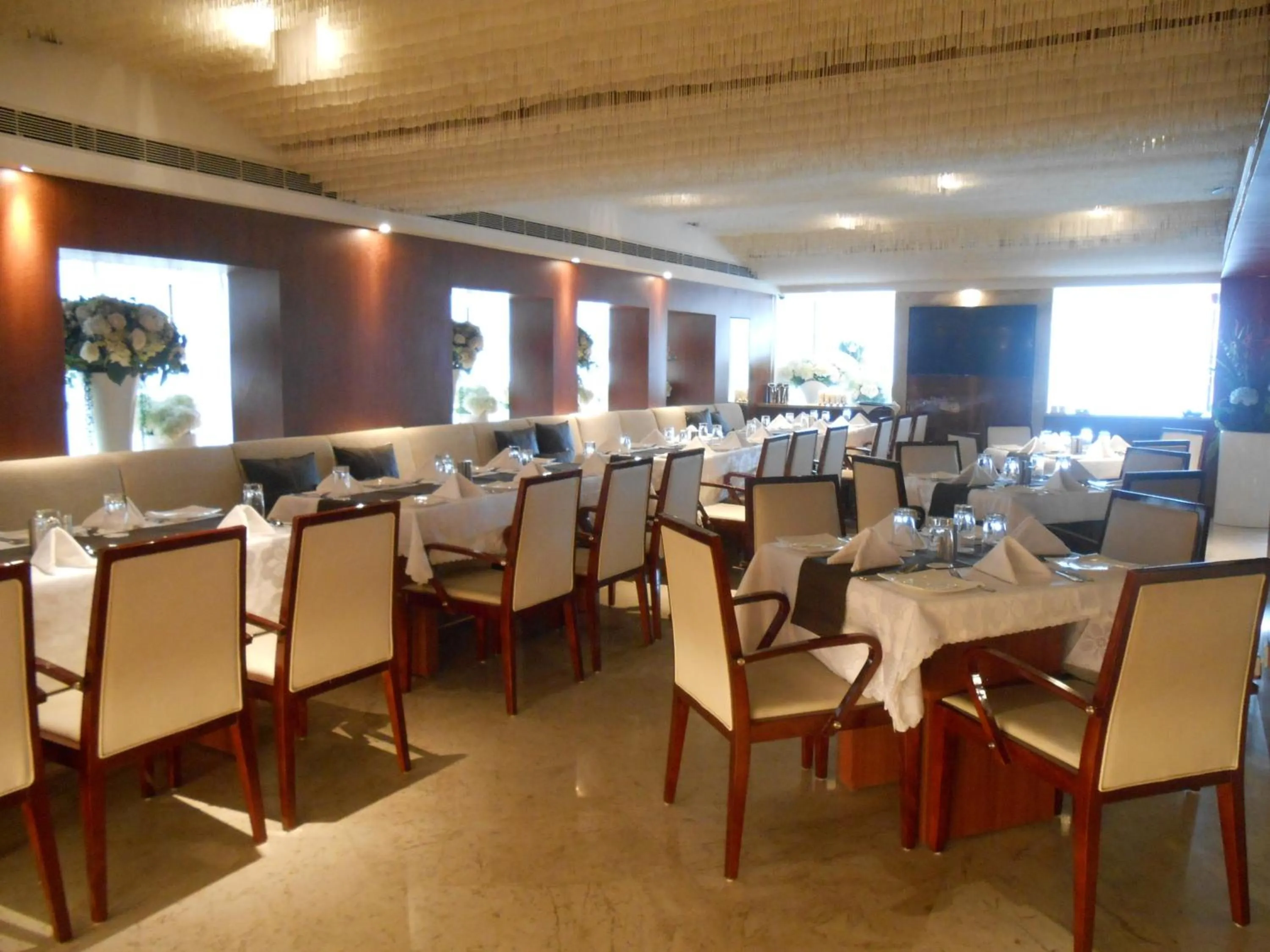 Restaurant/places to eat in Celesta Hotel - Kolkata