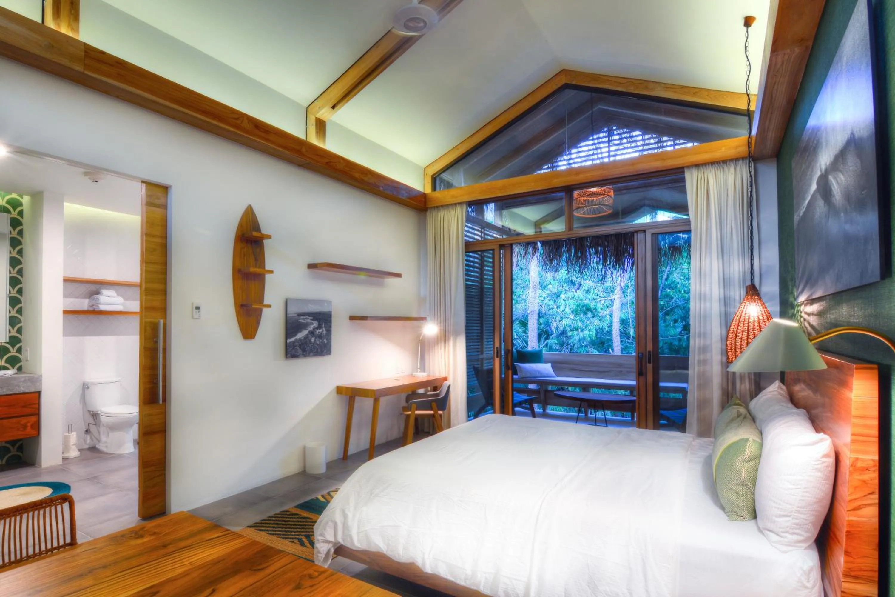 Bed in The Gilded Iguana