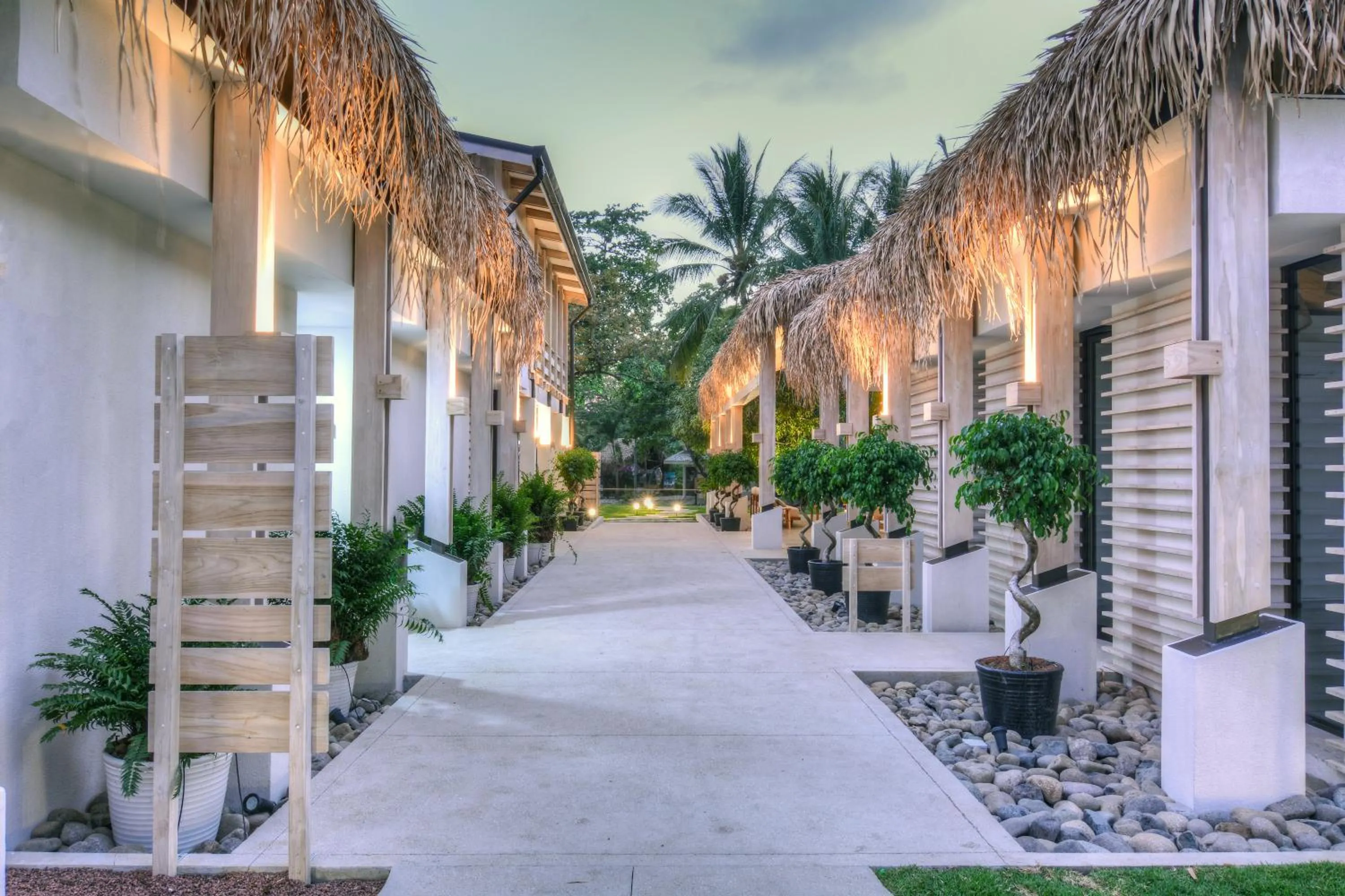 Area and facilities in The Gilded Iguana