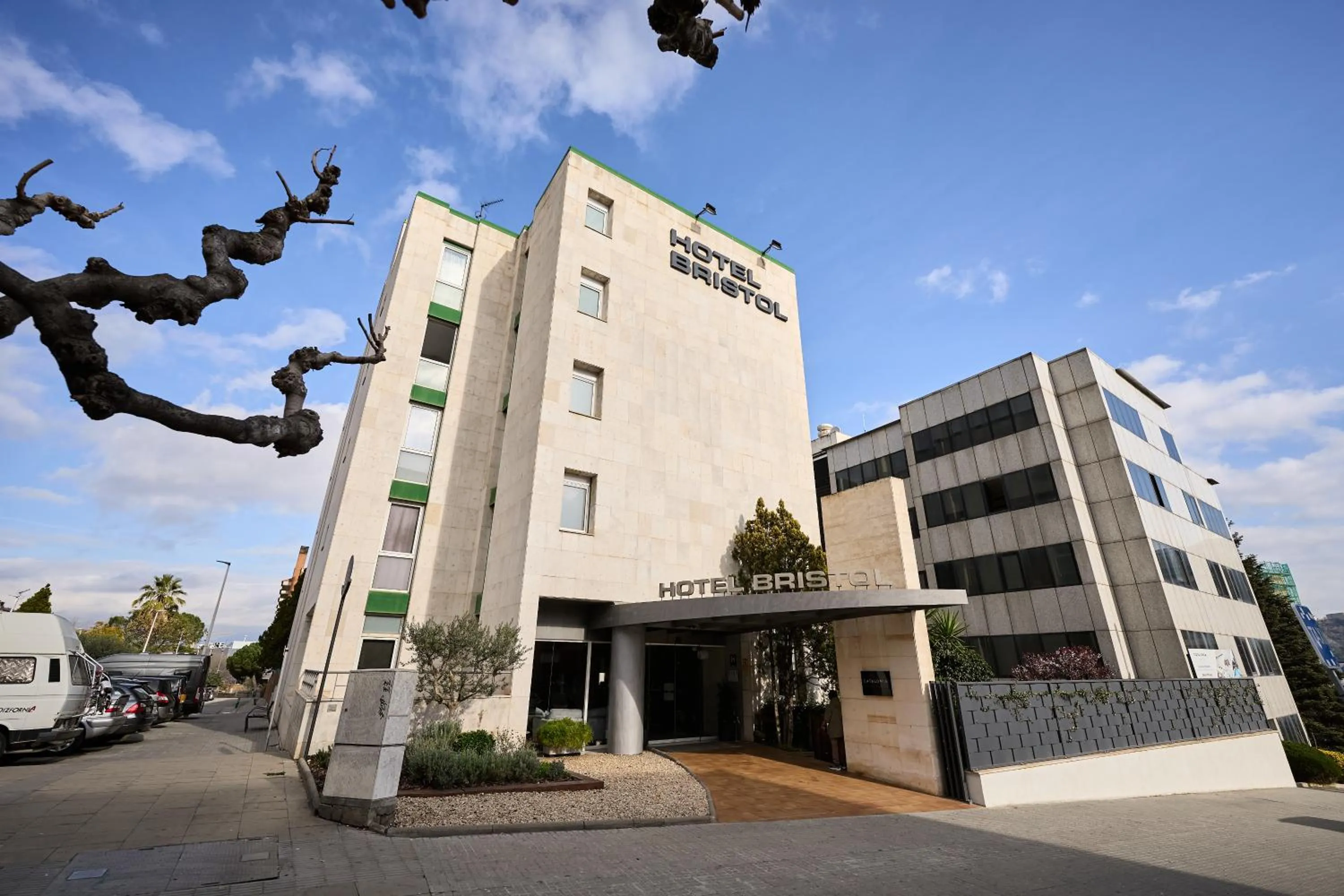 Facade/entrance in Catalonia Bristol