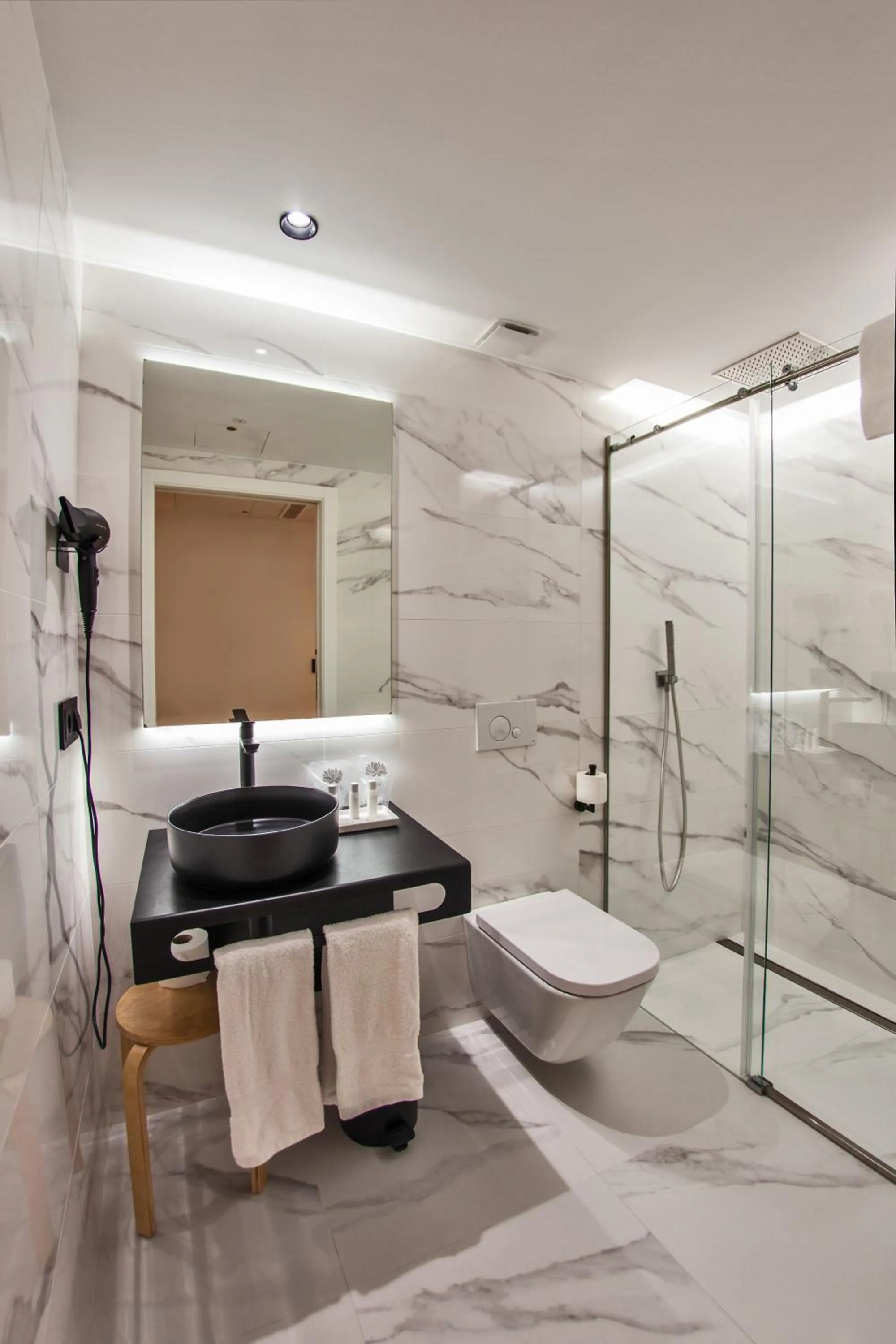Shower in Hotel Plaza Obradoiro by Bossh! Hotels