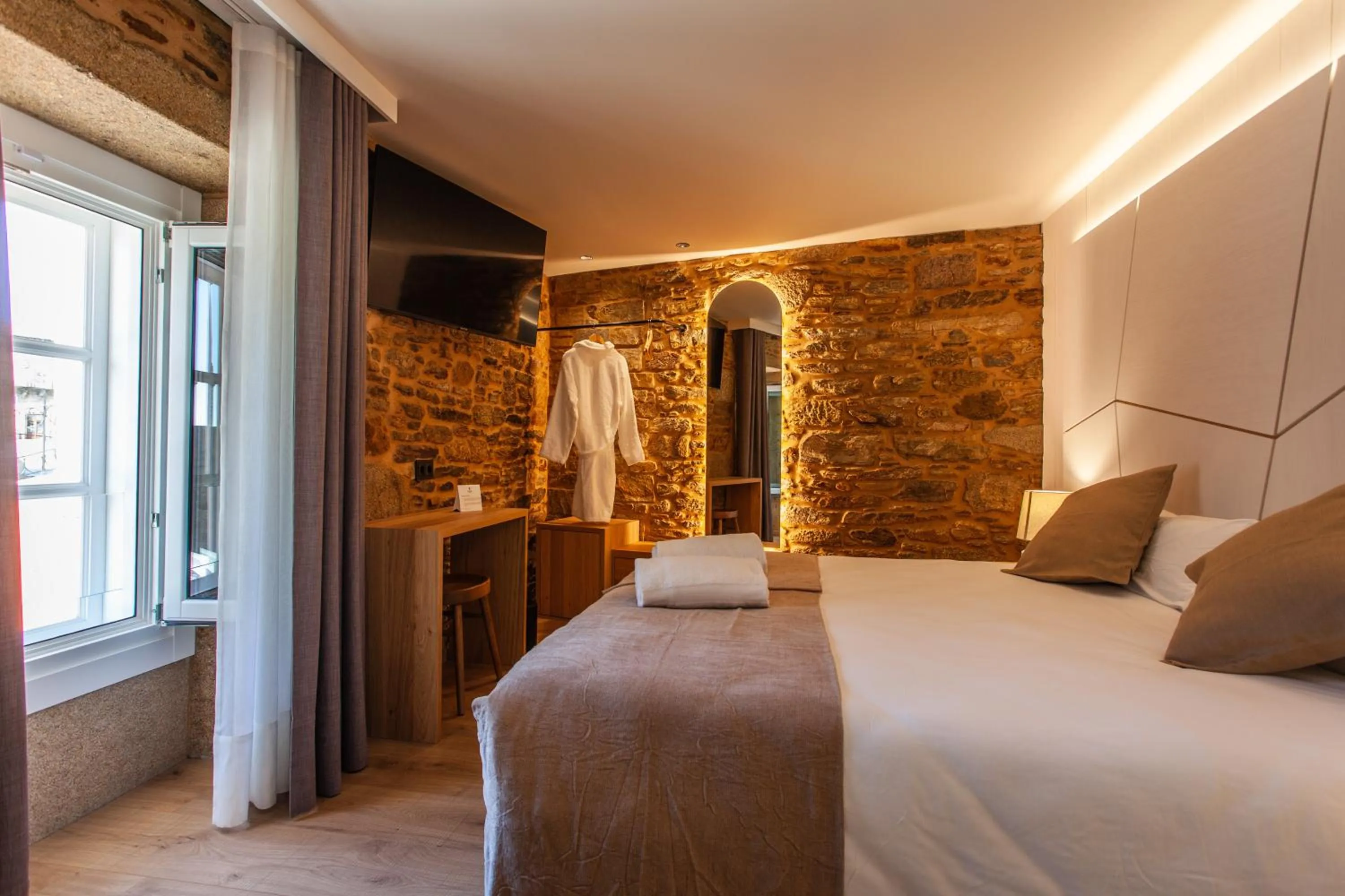 Photo of the whole room, Bed in Hotel Plaza Obradoiro by Bossh! Hotels