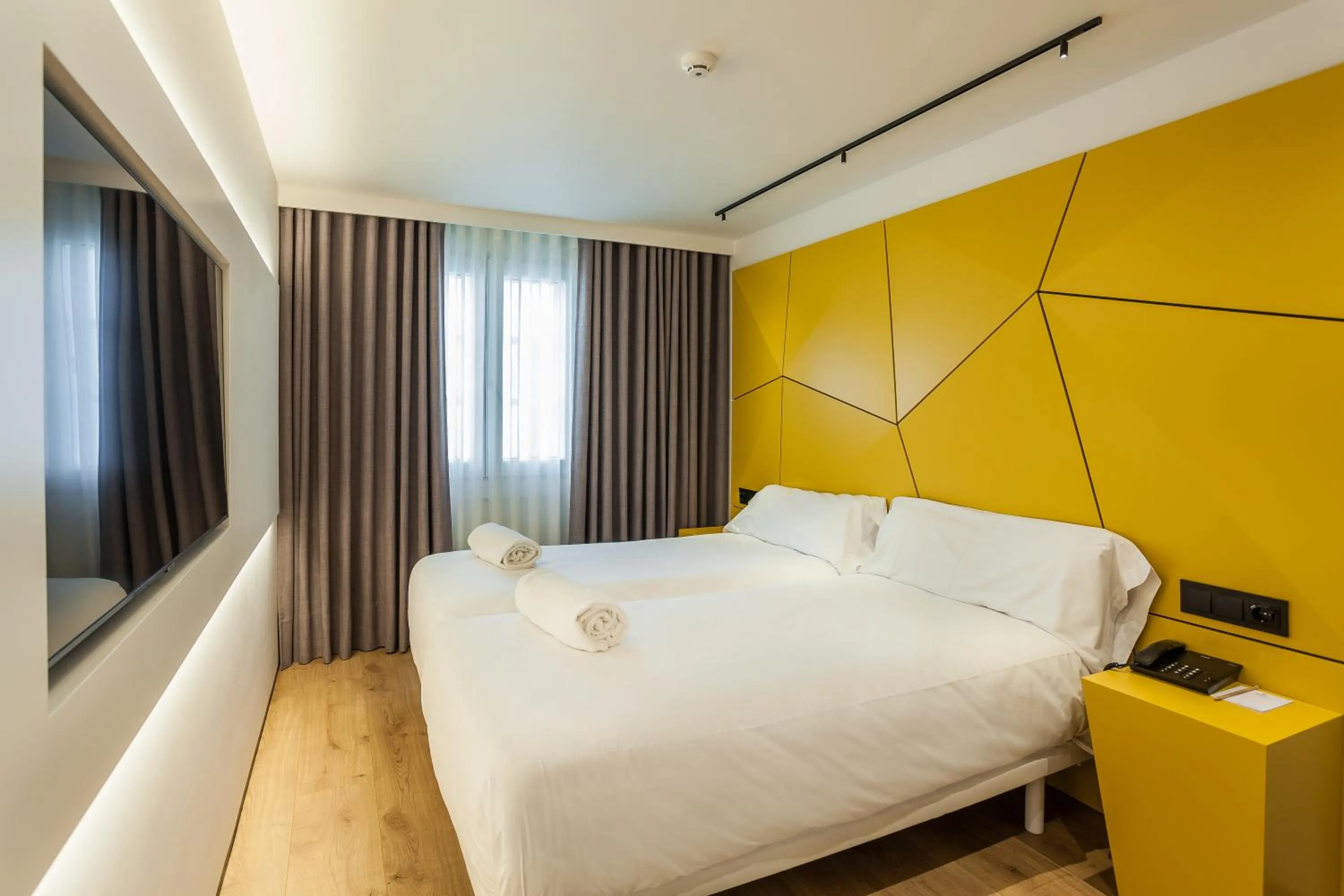 TV and multimedia, Bed in Hotel Plaza Obradoiro by Bossh! Hotels