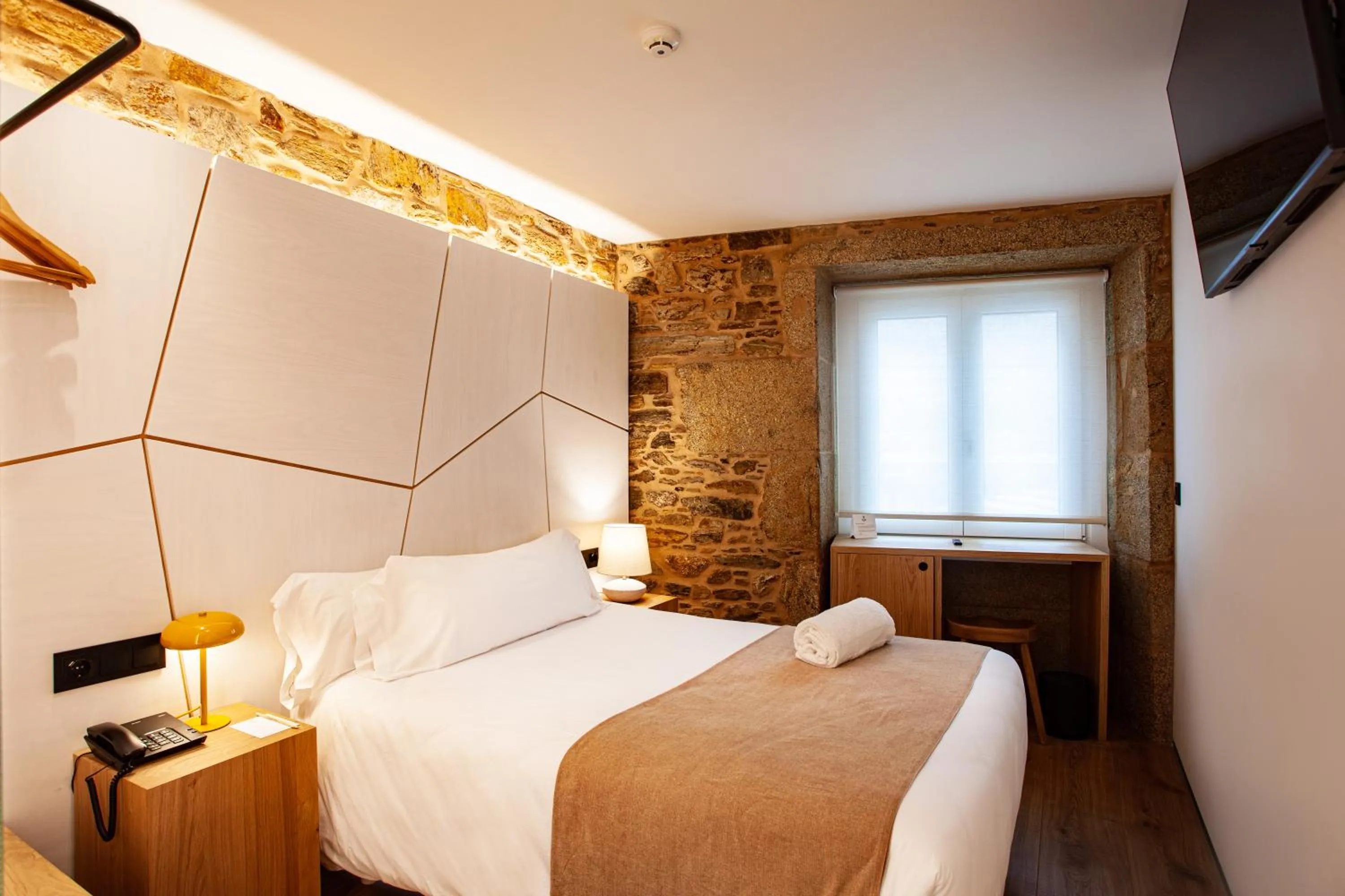 Photo of the whole room, Bed in Hotel Plaza Obradoiro by Bossh! Hotels