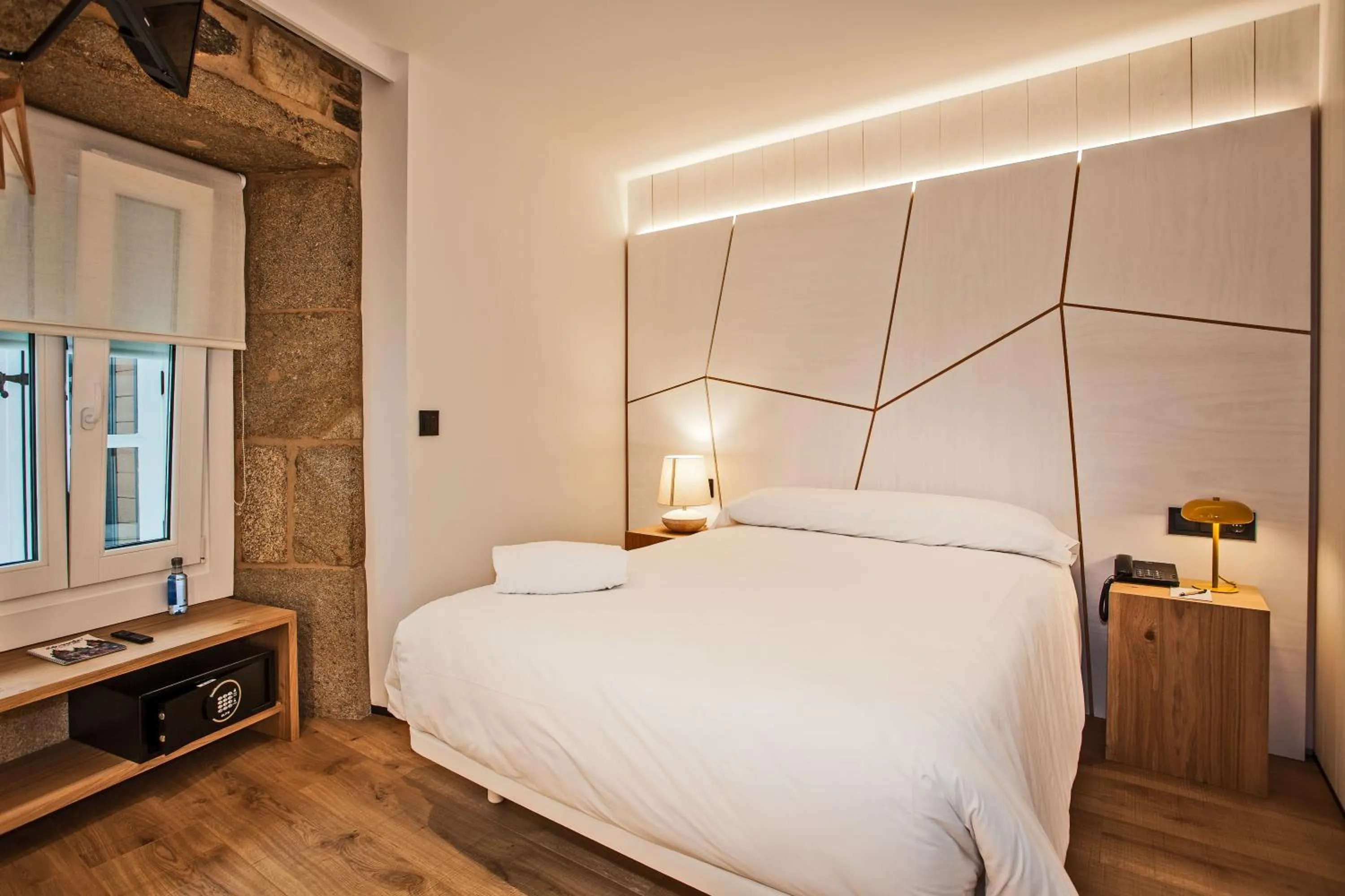 Bed in Hotel Plaza Obradoiro by Bossh! Hotels
