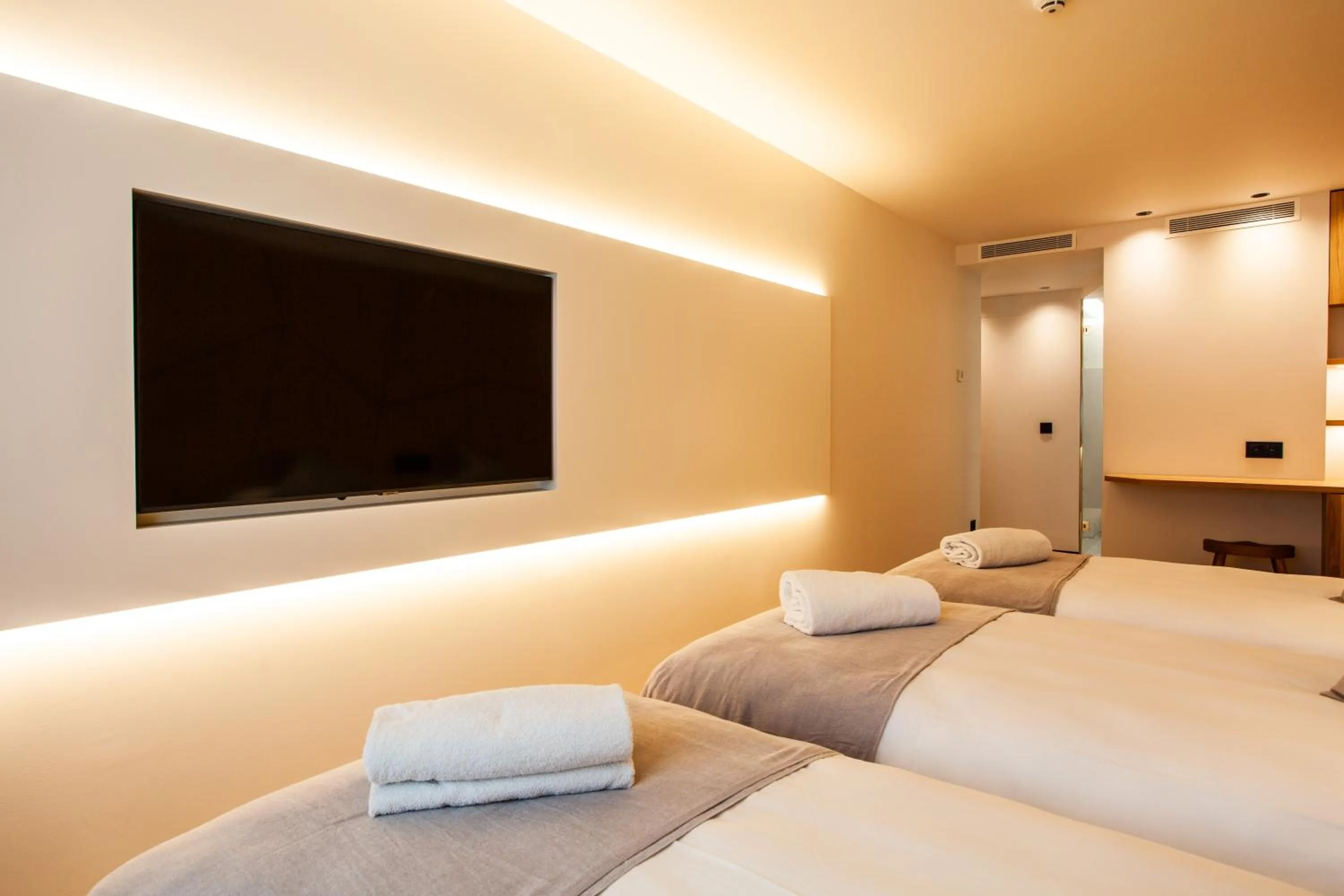 Bed in Hotel Plaza Obradoiro by Bossh! Hotels