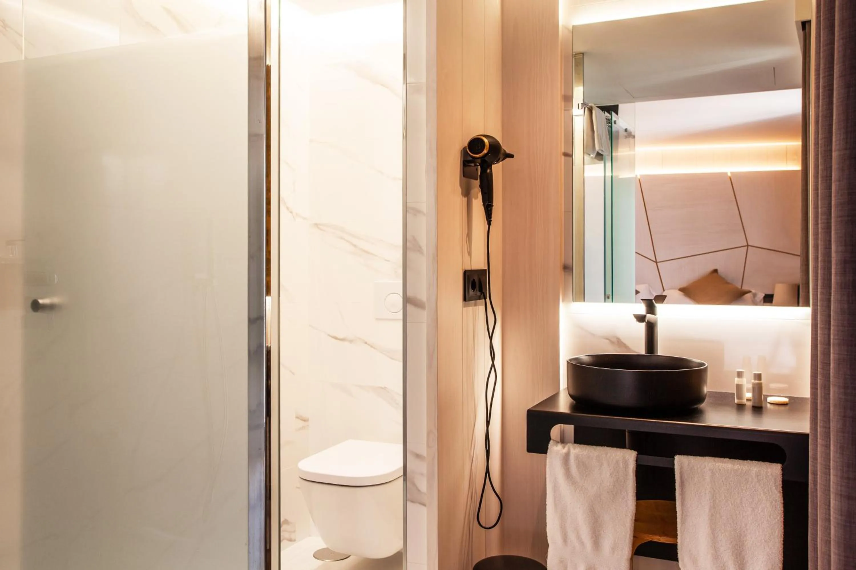 Bathroom in Hotel Plaza Obradoiro by Bossh! Hotels