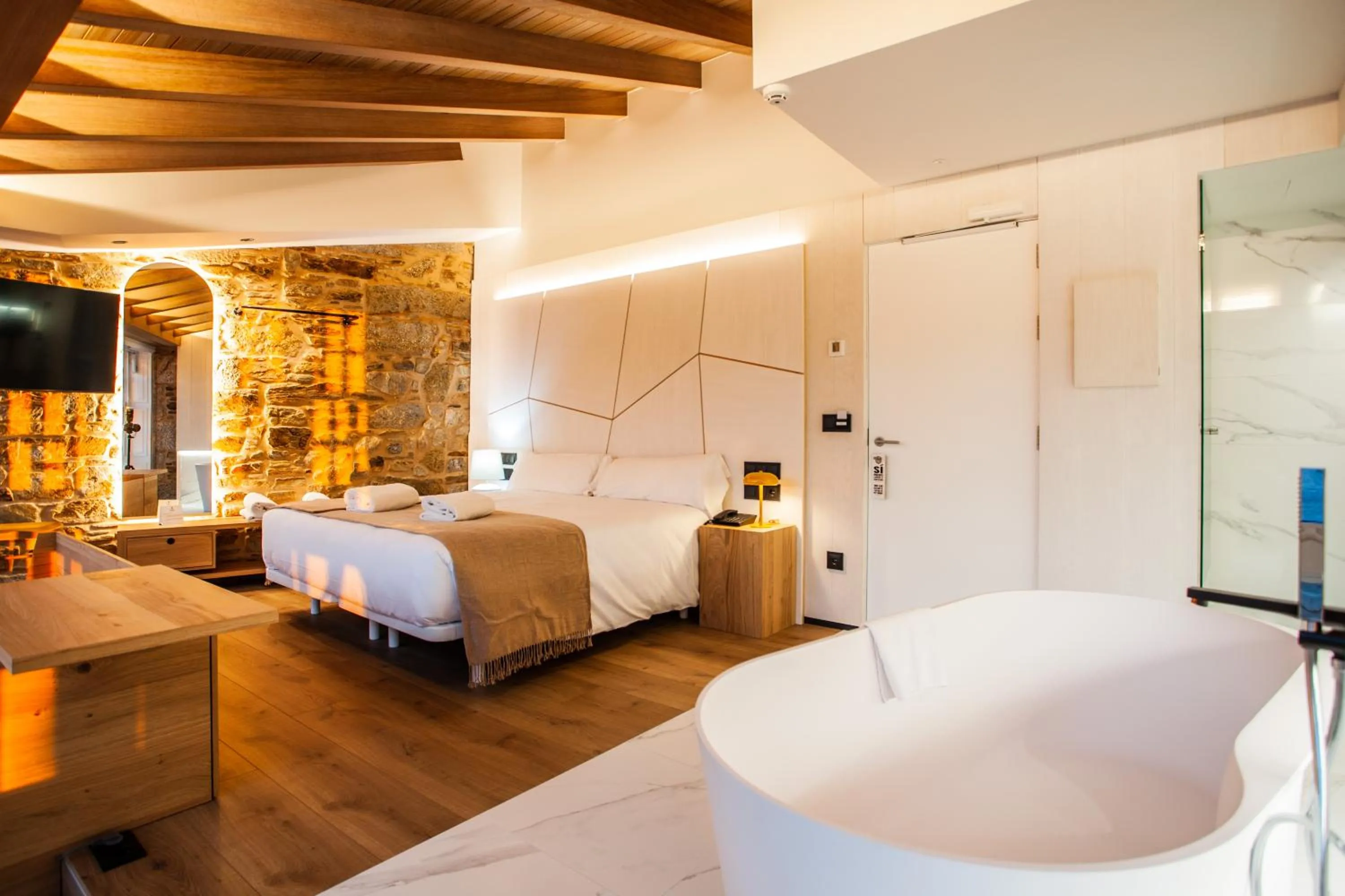 Bed in Hotel Plaza Obradoiro by Bossh! Hotels