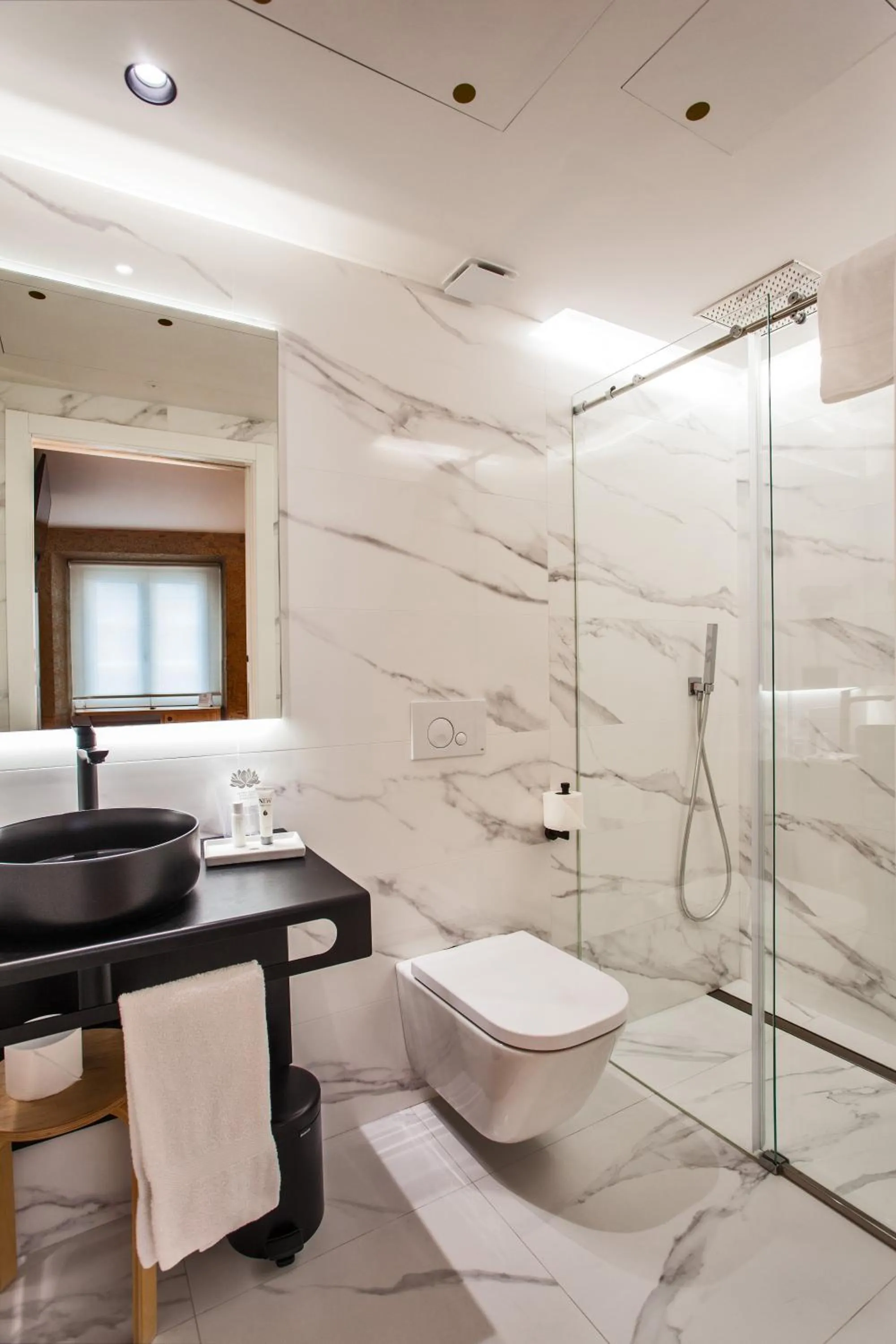 Shower in Hotel Plaza Obradoiro by Bossh! Hotels