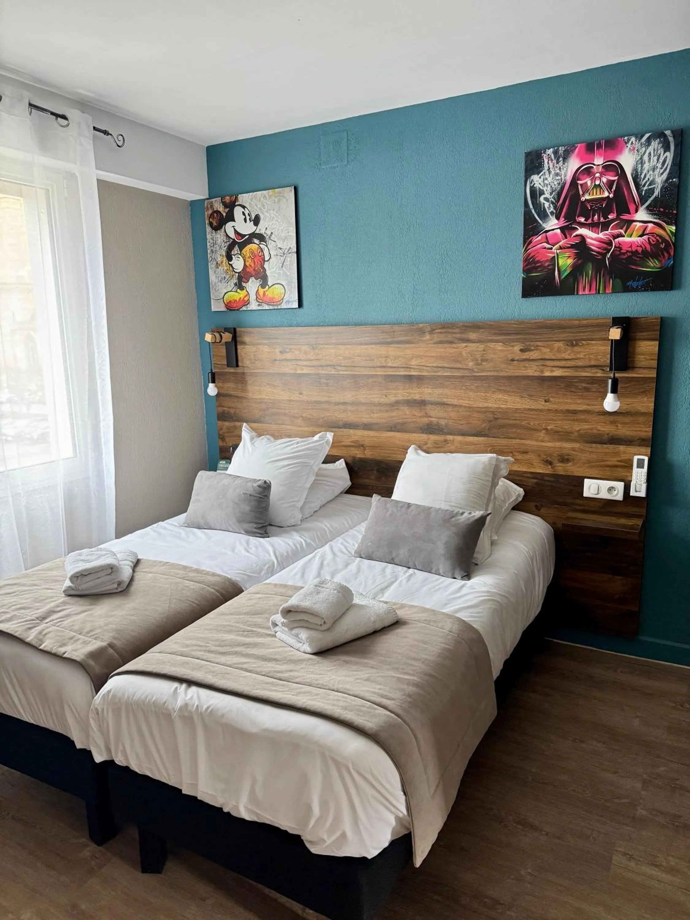 Twin Room in Logis Hôtel de la Poste