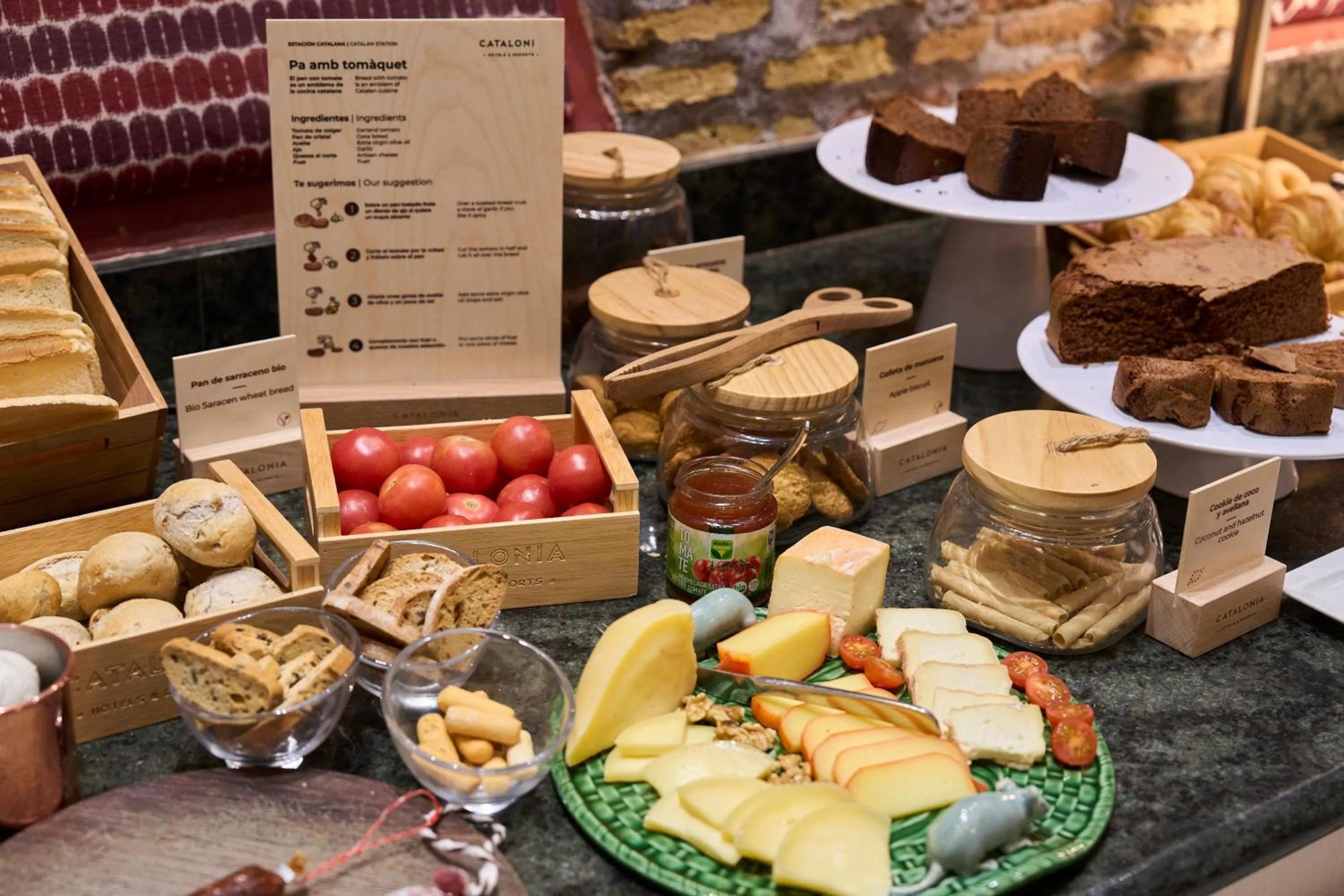 Buffet breakfast in Catalonia El Pilar