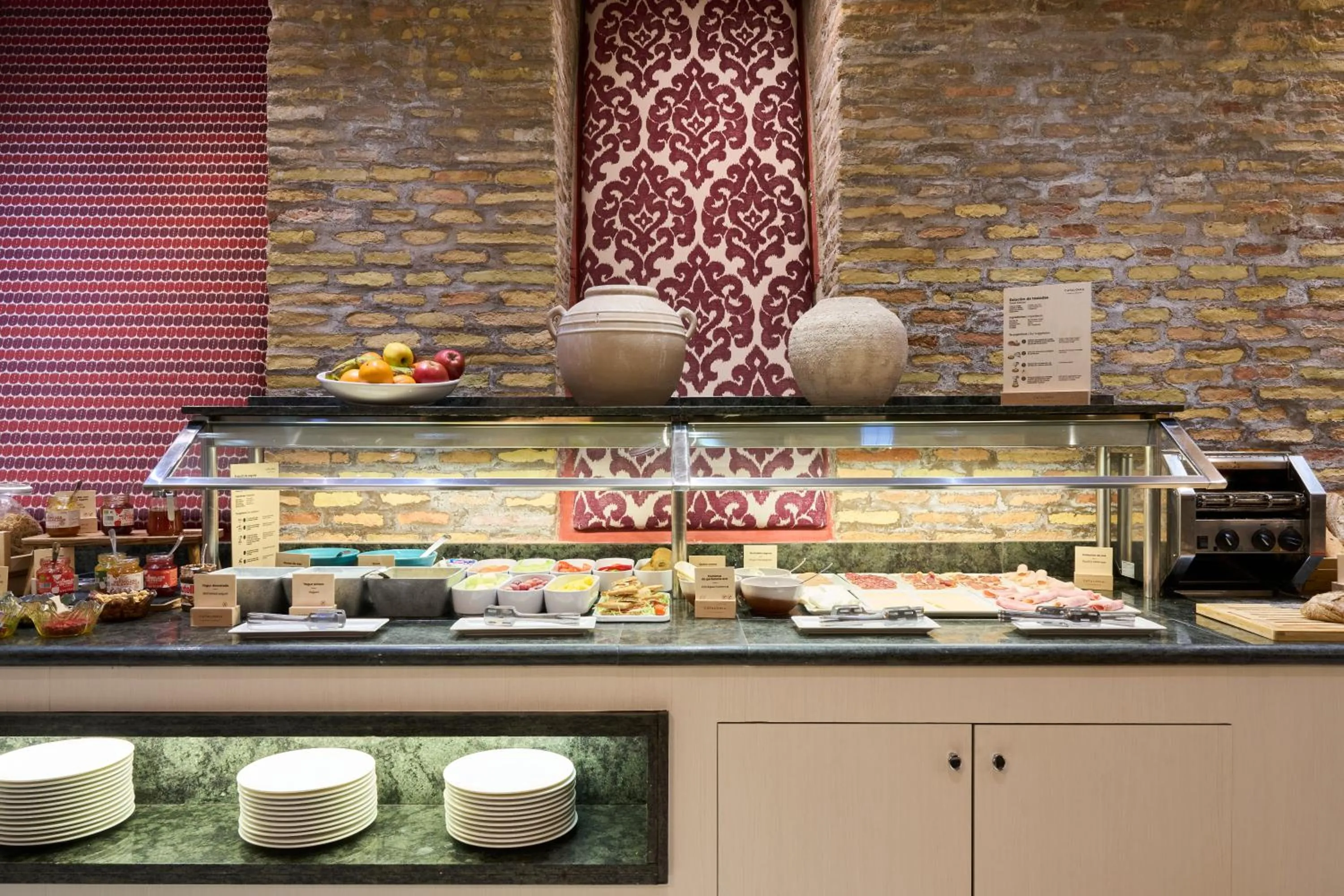 Buffet breakfast in Catalonia El Pilar