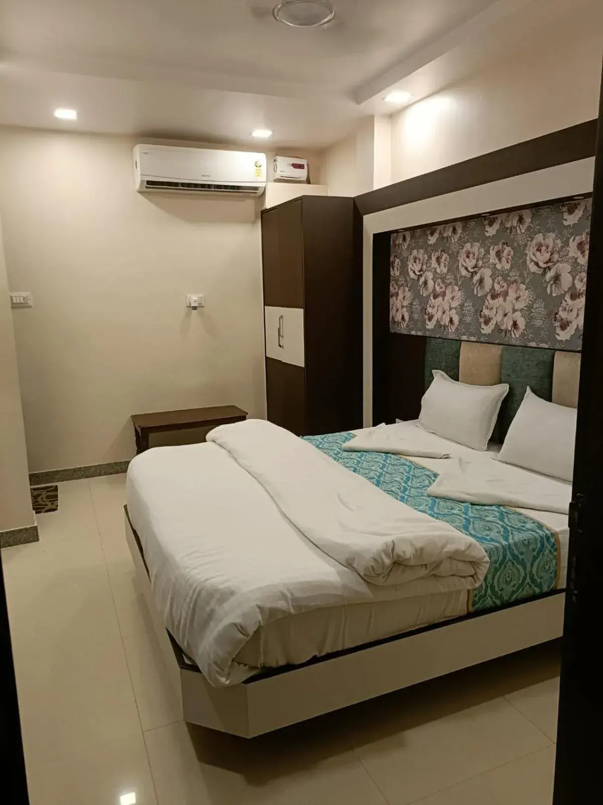 Deluxe King Room in KS PAYING GUEST HOUSE Deluxe King Room in KS PAYING GUEST HOUSE