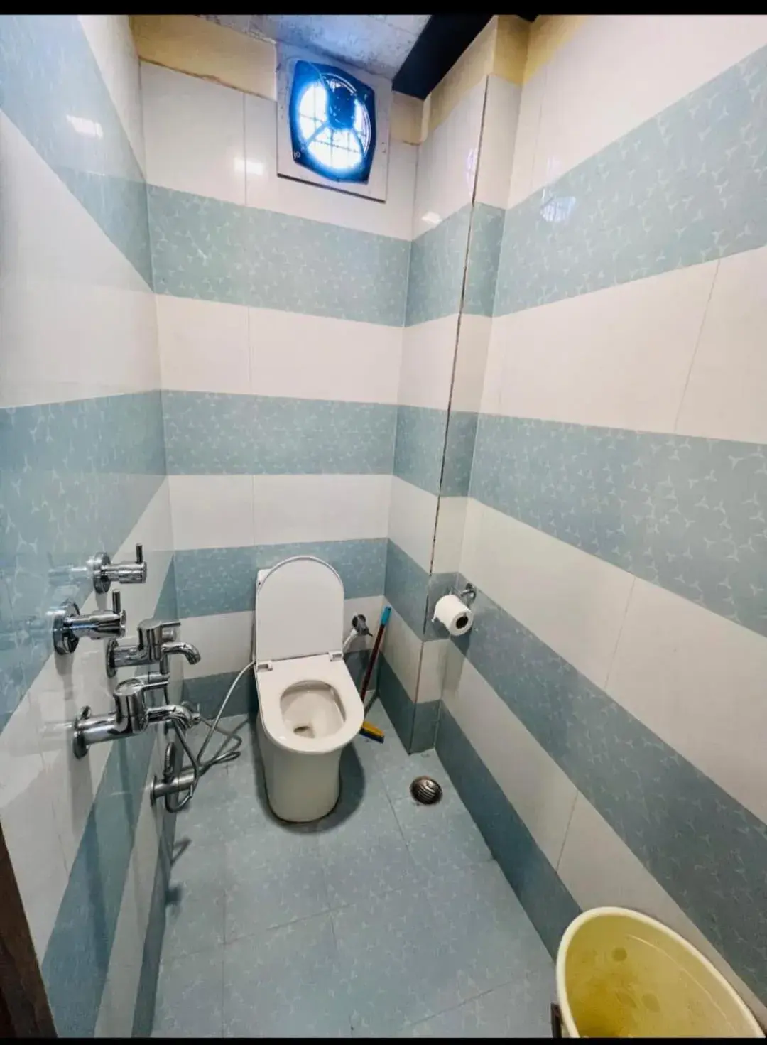 Deluxe Twin Room in KS PAYING GUEST HOUSE Deluxe Twin Room in KS PAYING GUEST HOUSE