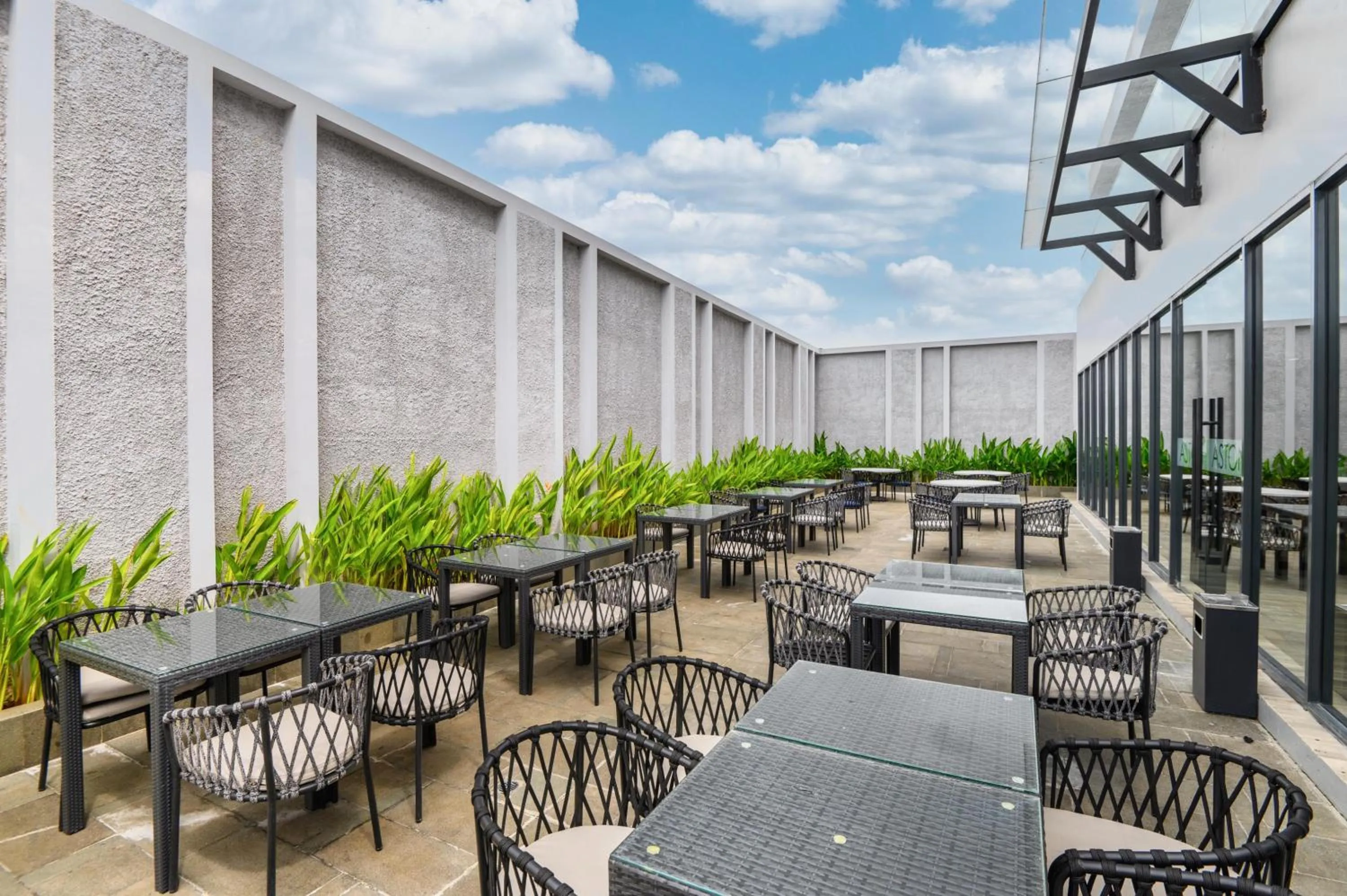 Restaurant/places to eat in Aston Sorong Hotel & Conference Center