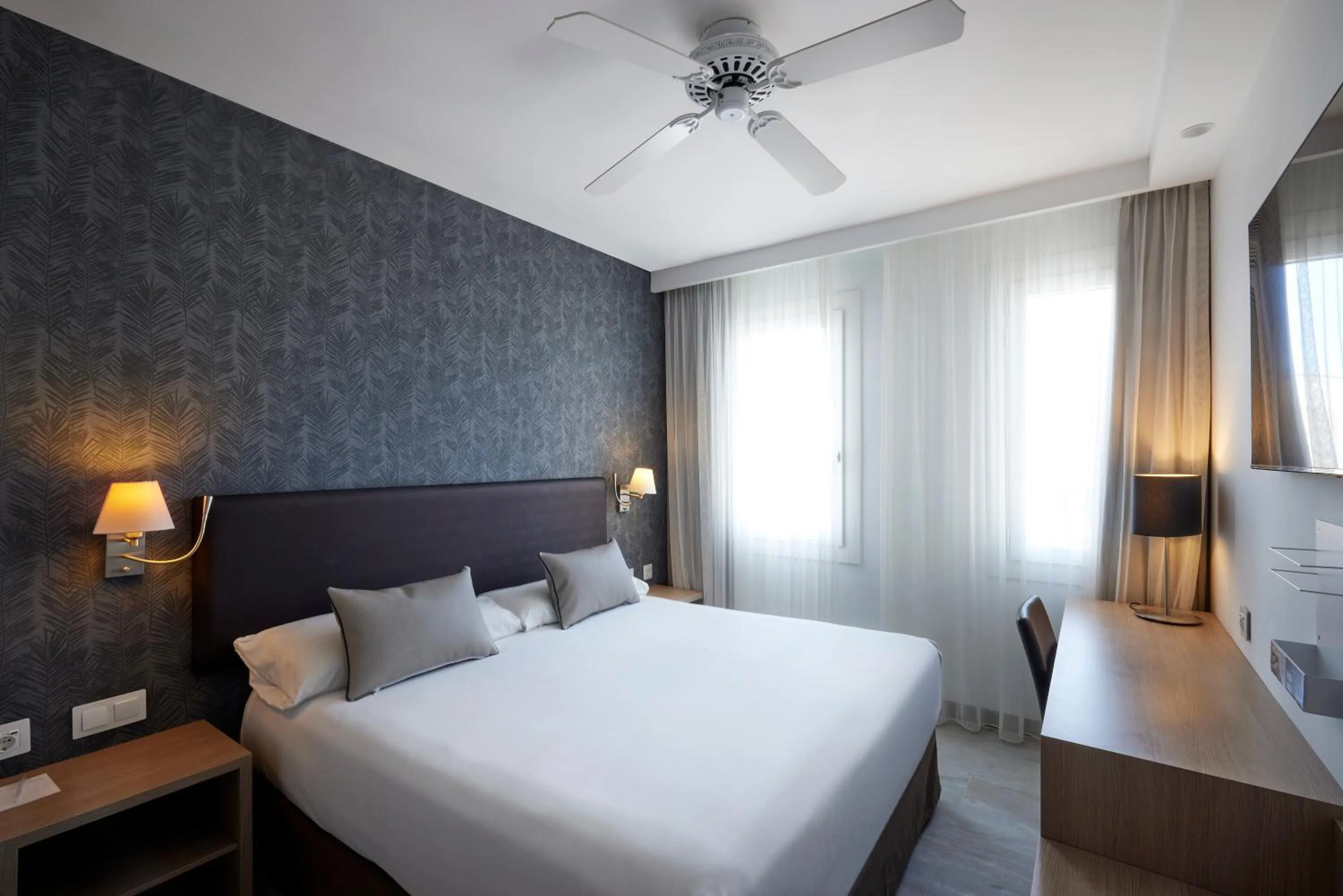 Photo of the whole room, Bed in Catalonia Mirador des Port