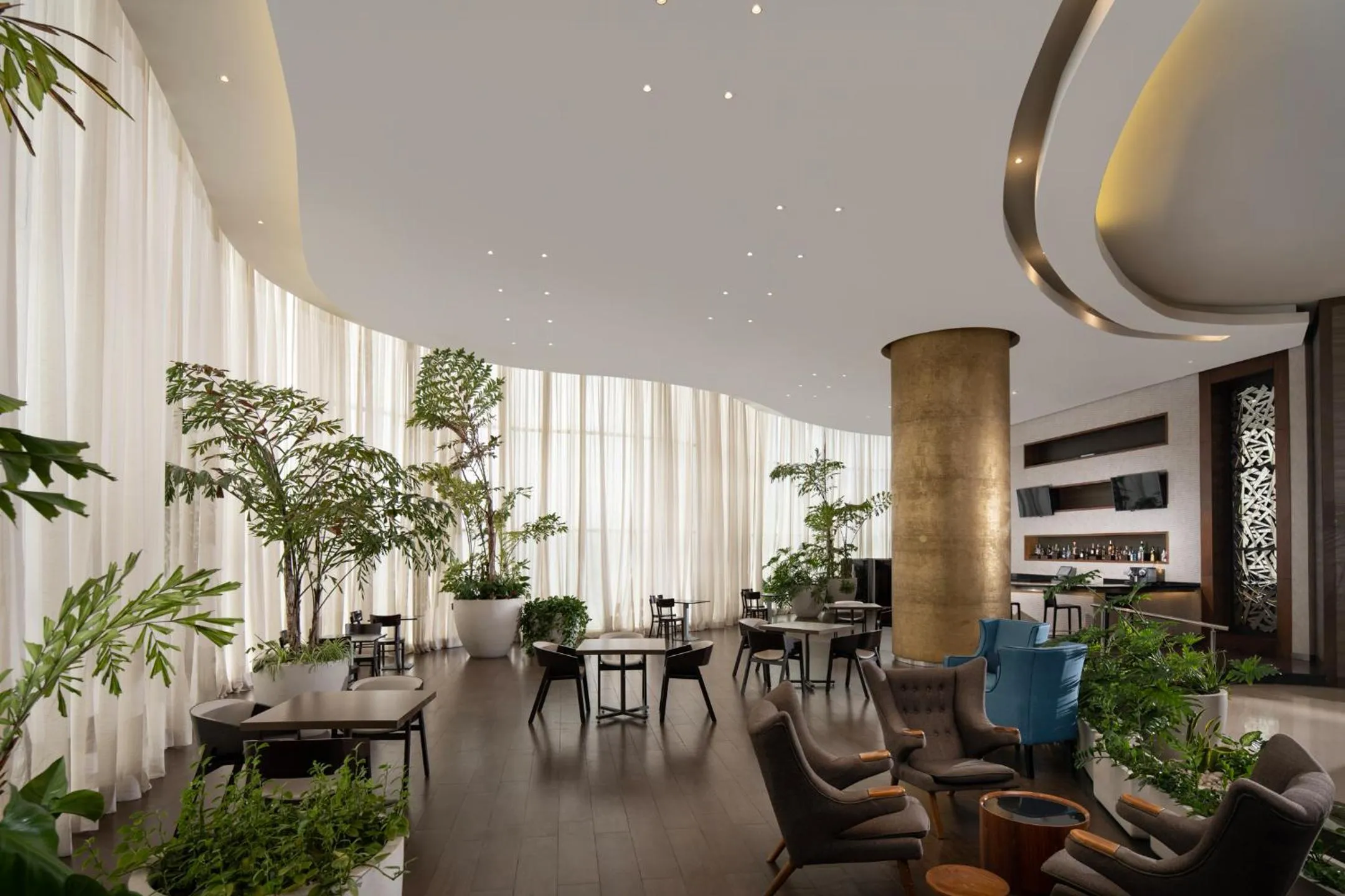 Living room in Embassy Suites by Hilton Santo Domingo