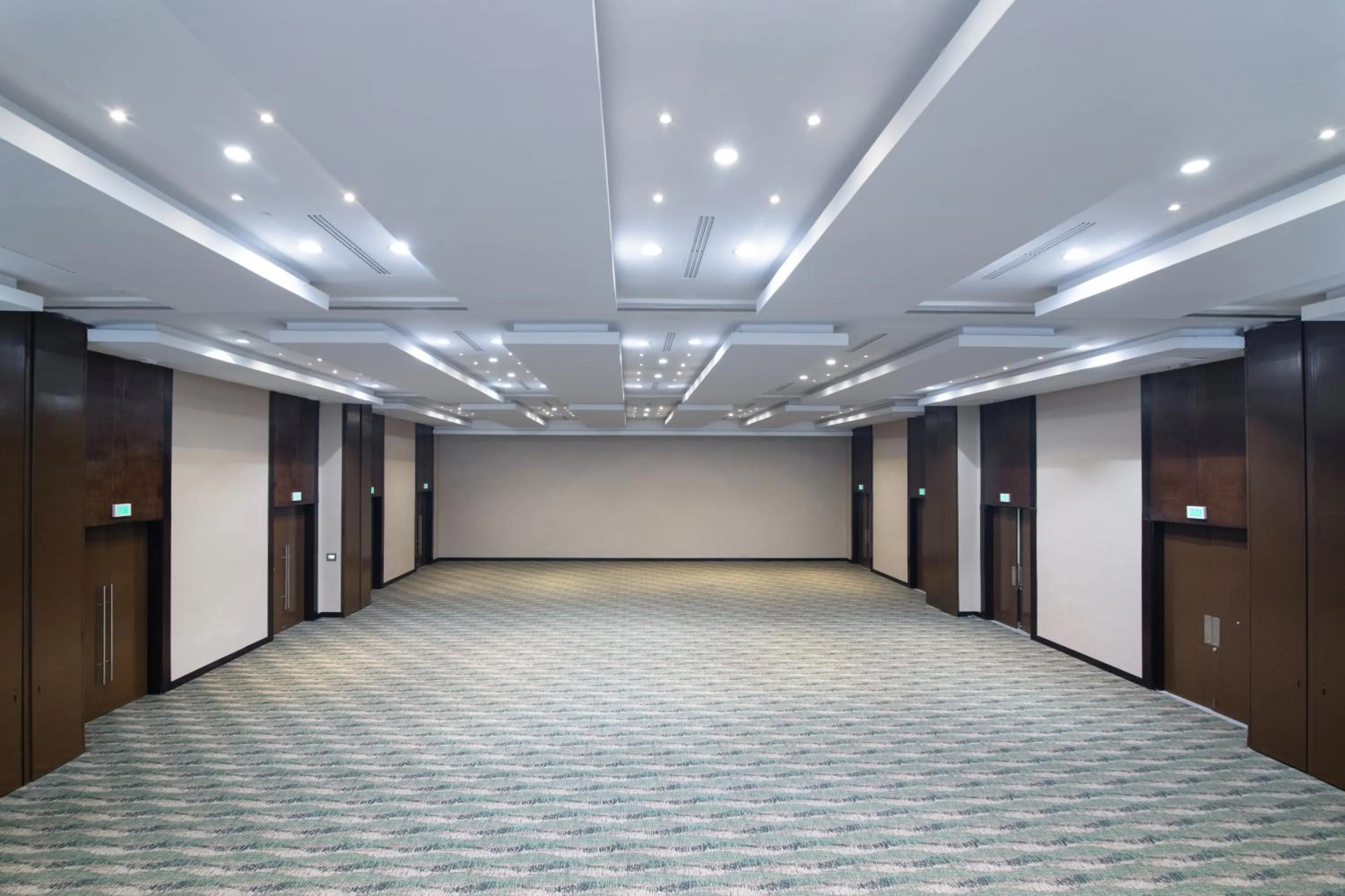 Meeting/conference room in Embassy Suites by Hilton Santo Domingo