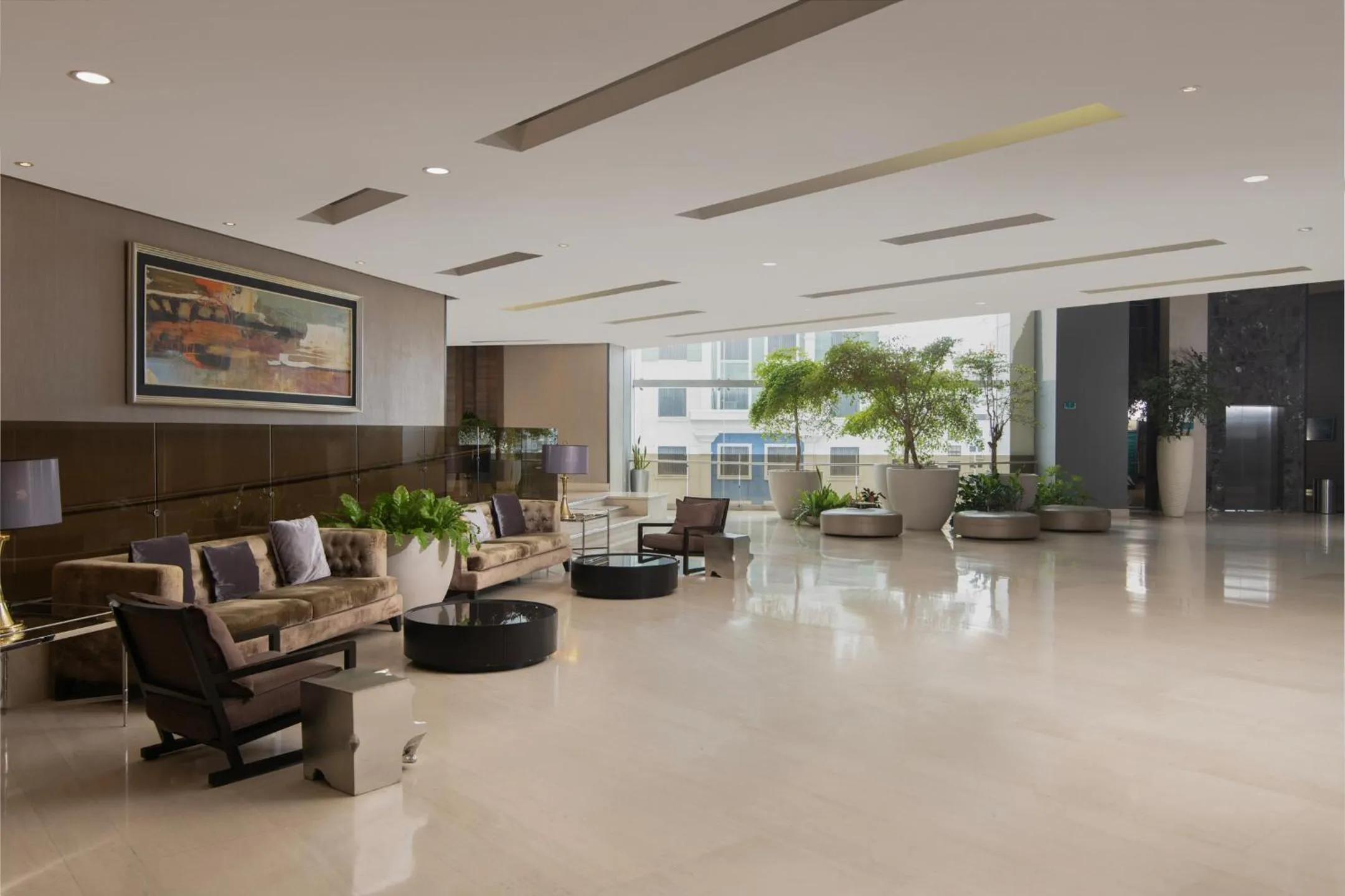 Seating area in Embassy Suites by Hilton Santo Domingo