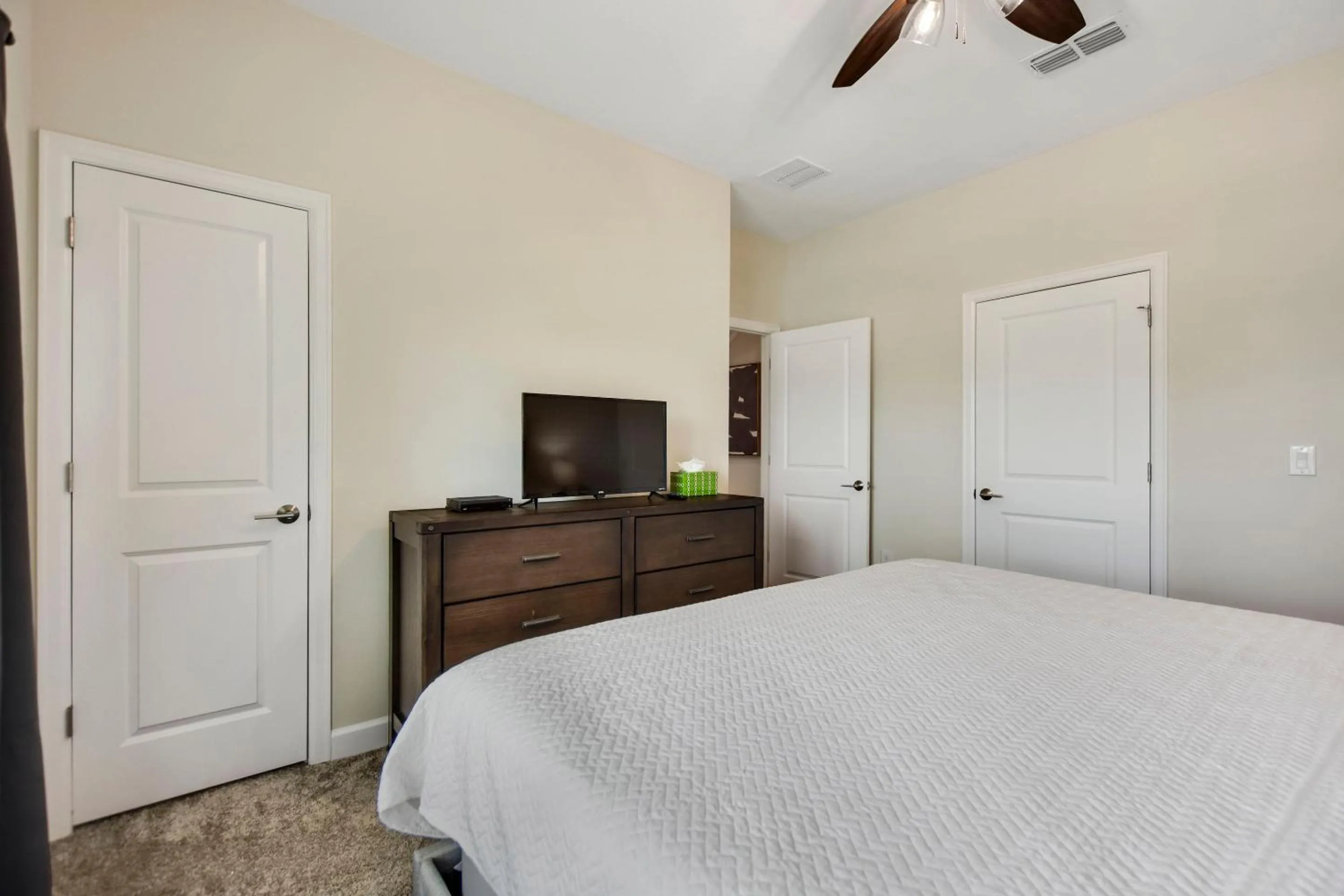Property building, Bed in Barefoot Breeze - Storey Lake By Shine Villas #833