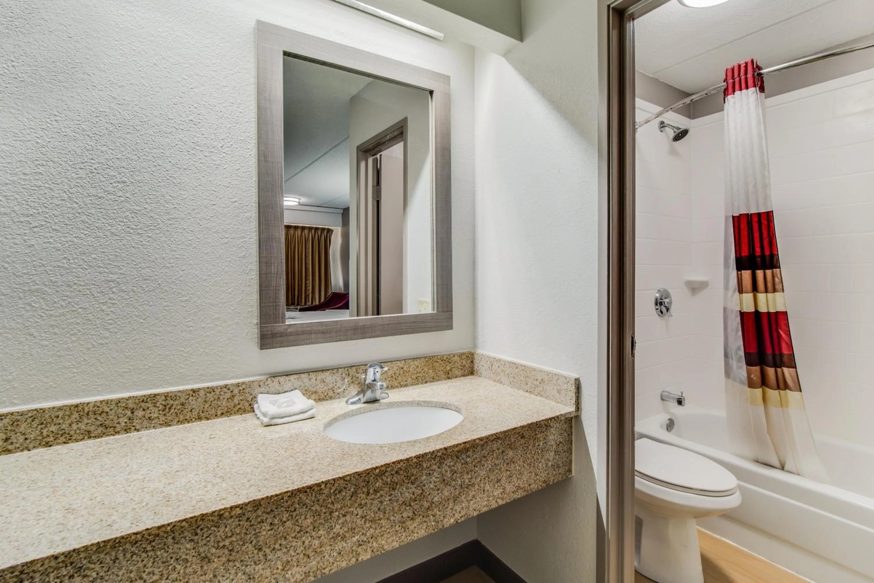 Bathroom in Red Roof Inn Columbia East - Ft Jackson