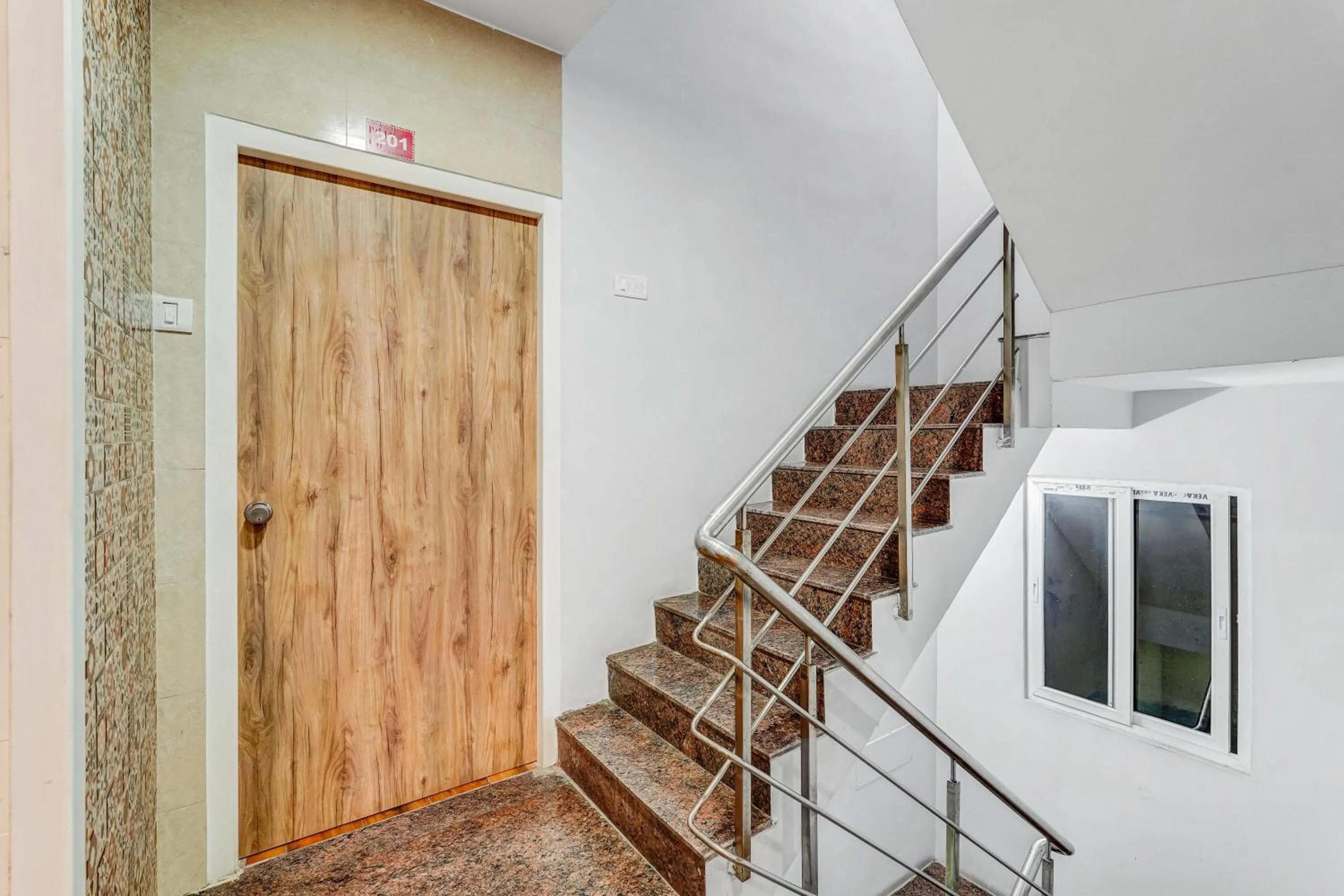 Restaurant/places to eat in Season 4 Residences - 1BHK furnished apartments (near Apollo Proton, Tidal park)