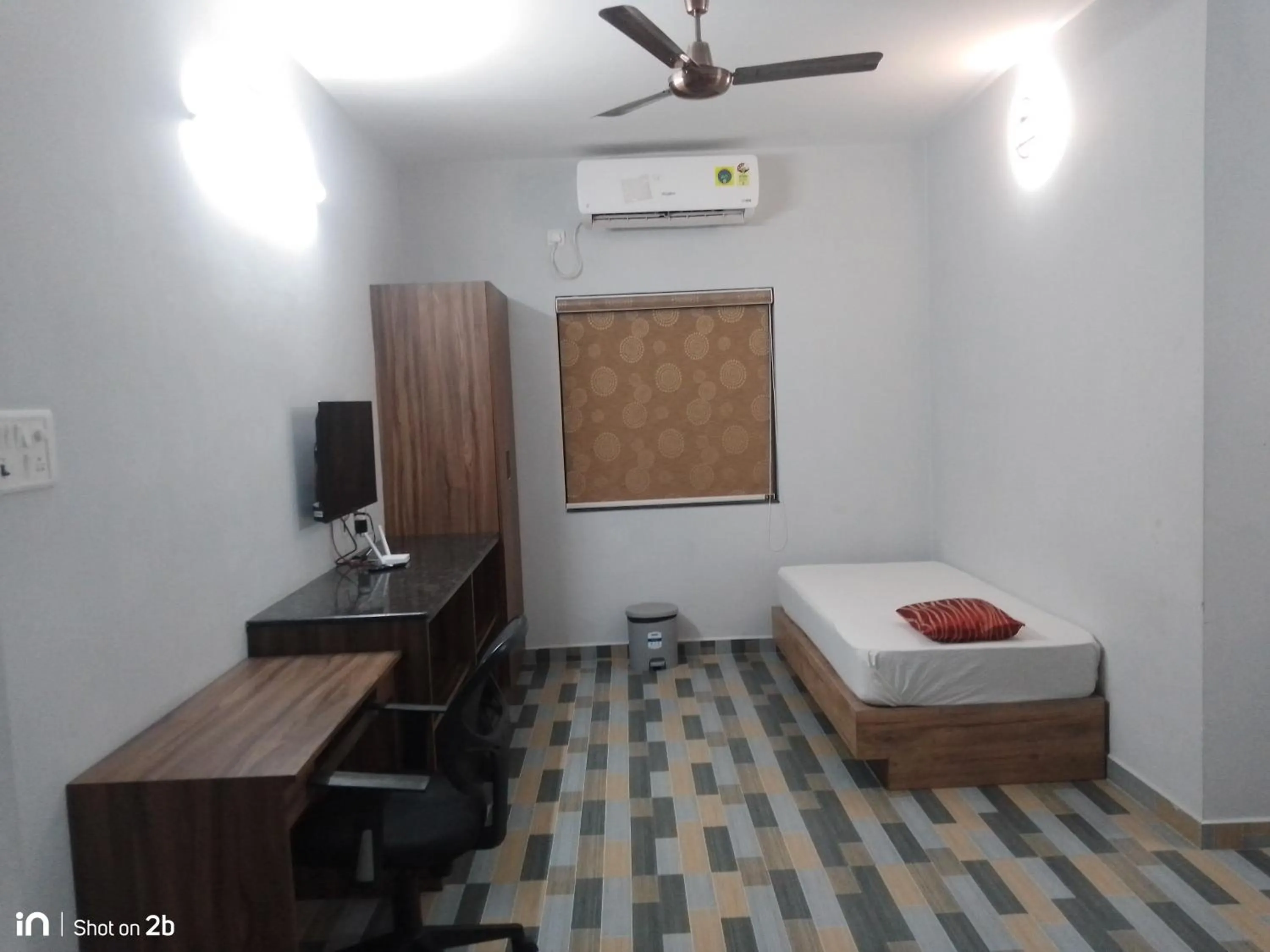 Property building, Bed in Season 4 Residences - 1BHK furnished apartments (near Apollo Proton, Tidal park)