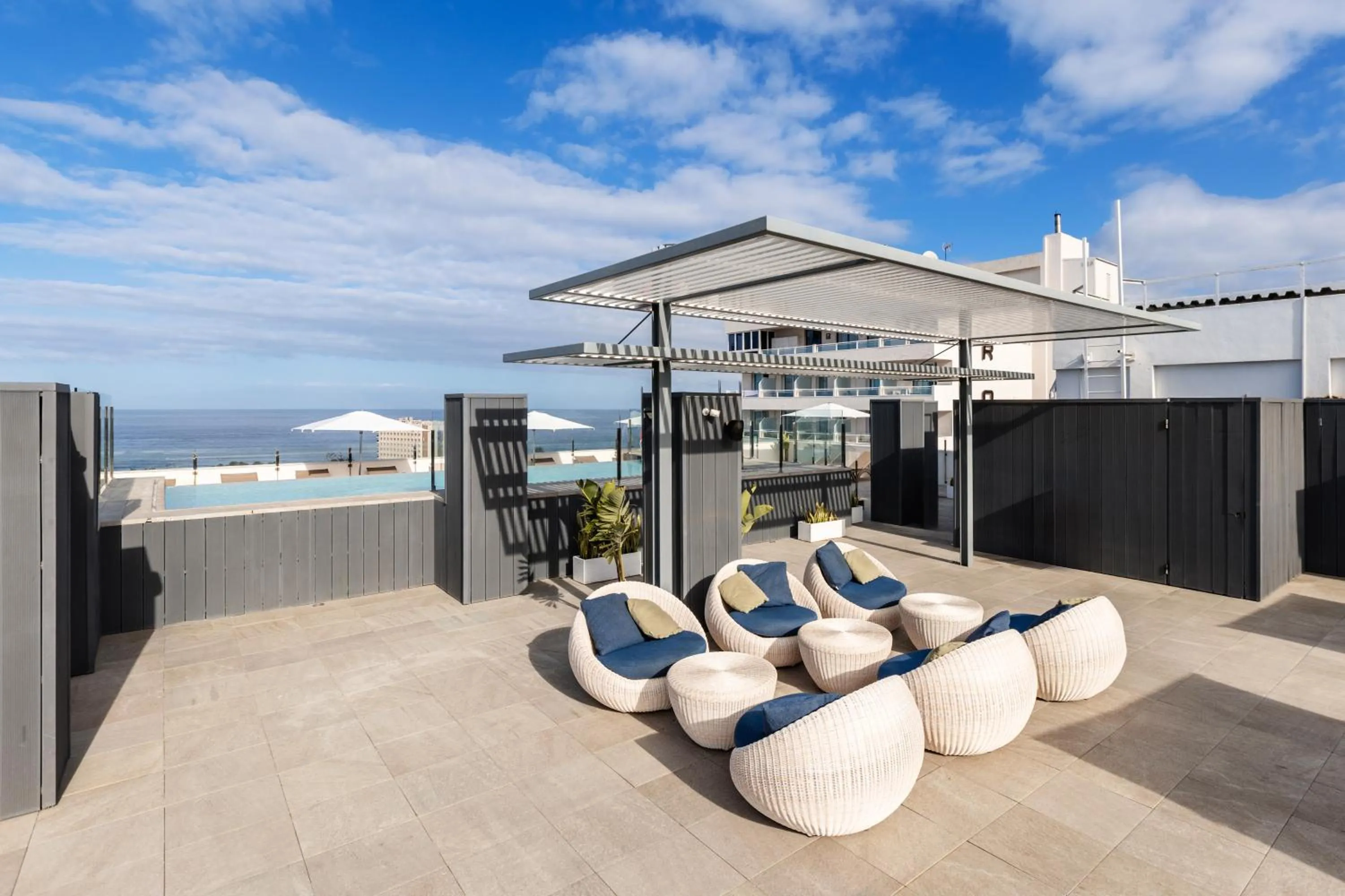 Patio in Catalonia Oro Negro