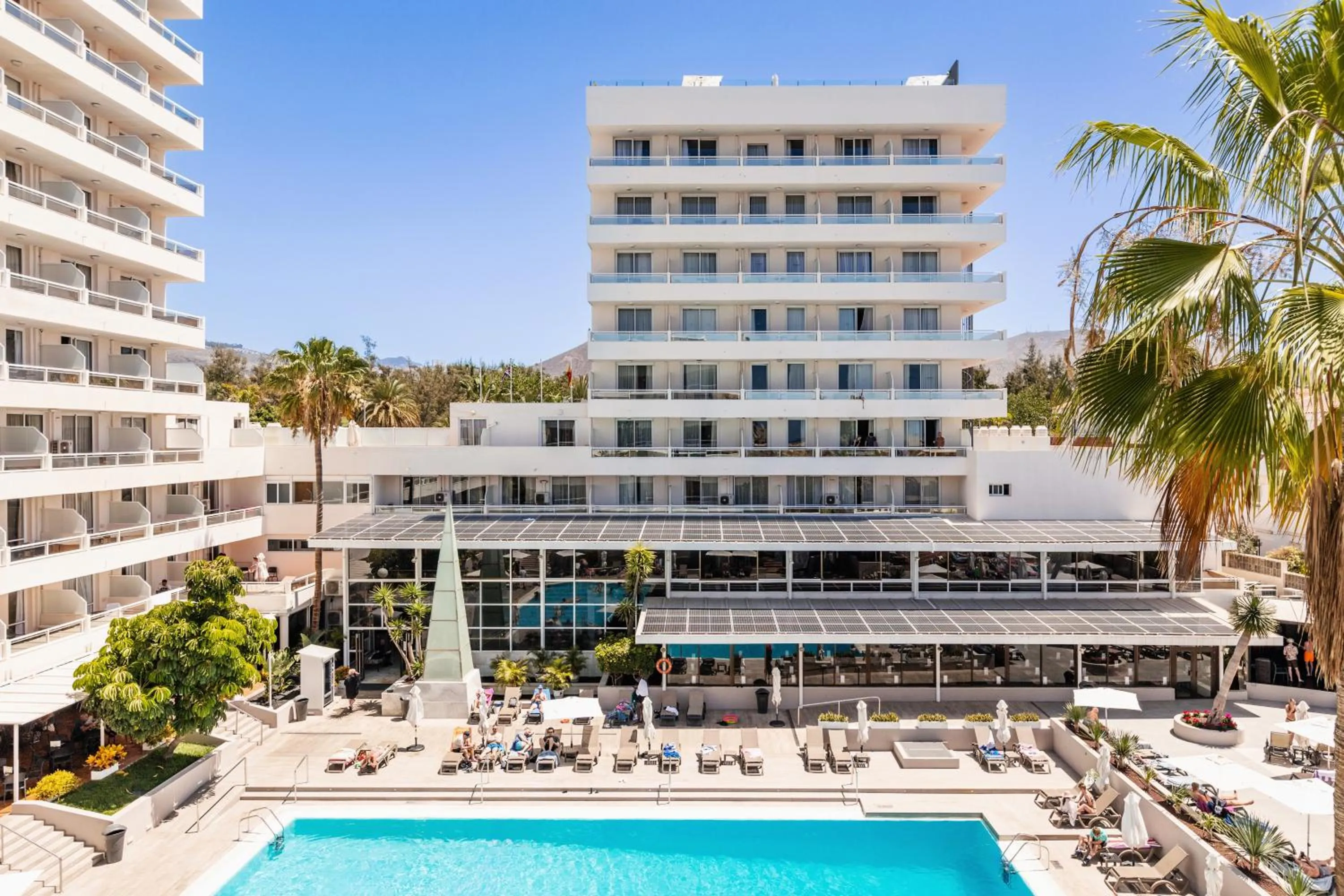 Patio in Catalonia Oro Negro