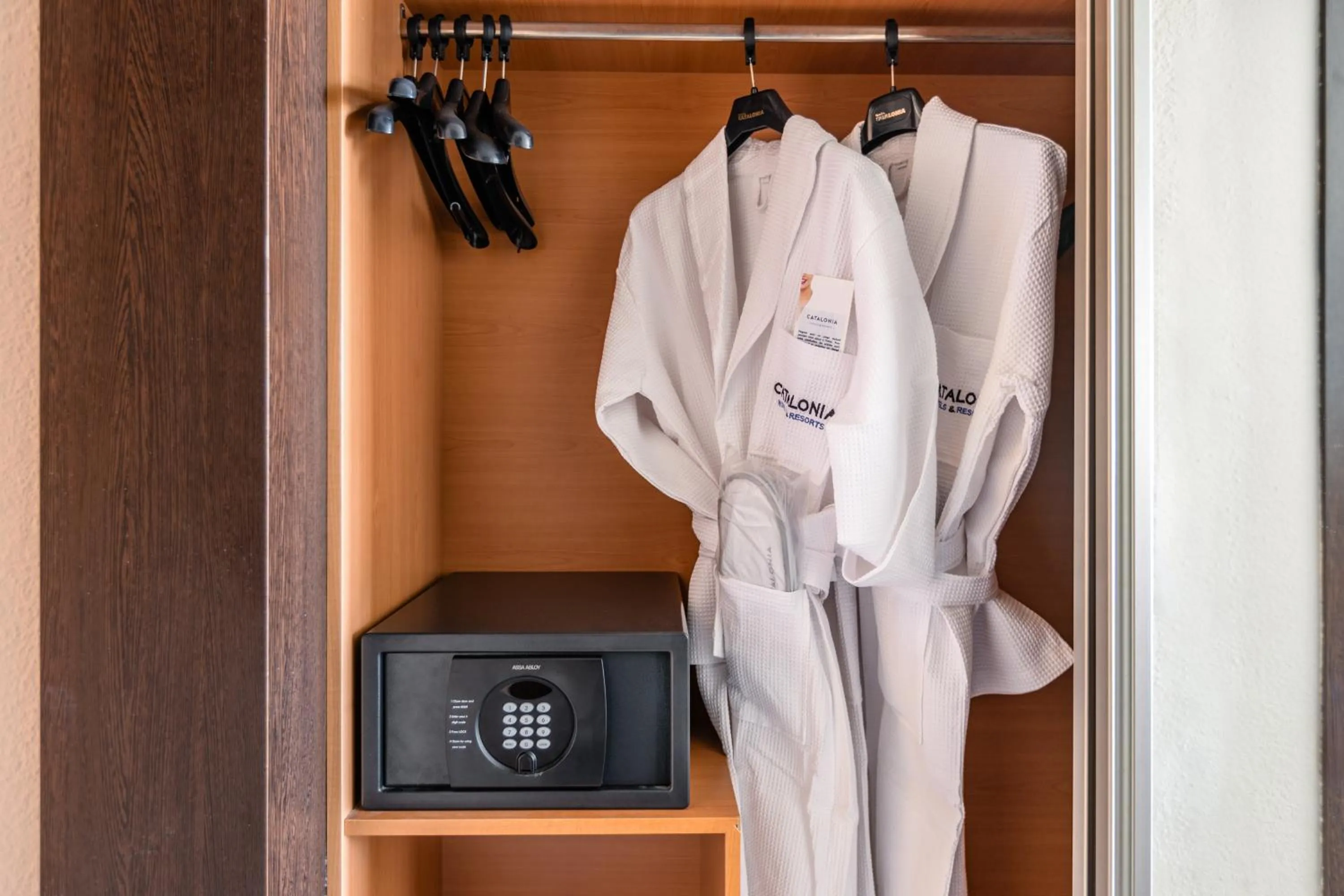 furniture in Catalonia Oro Negro