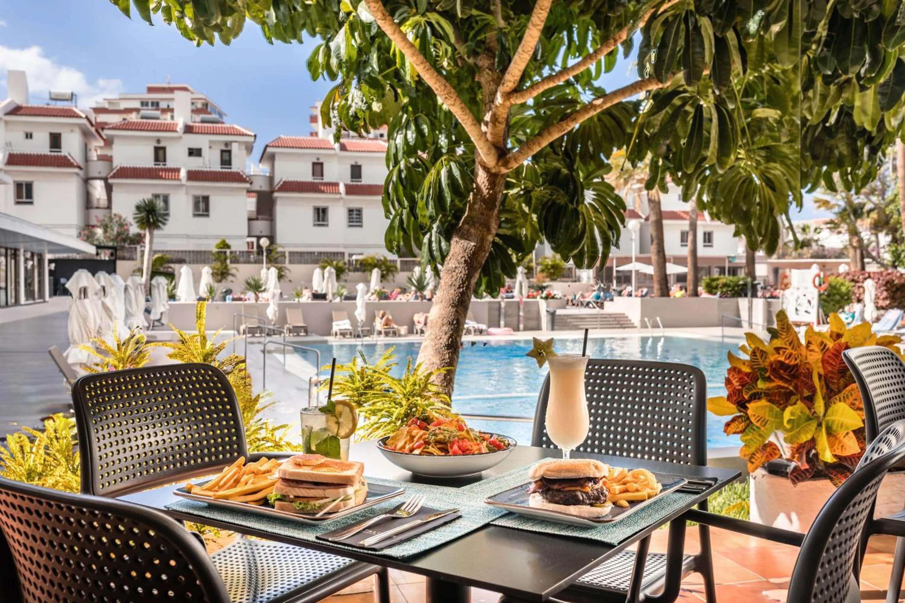 Patio in Catalonia Oro Negro