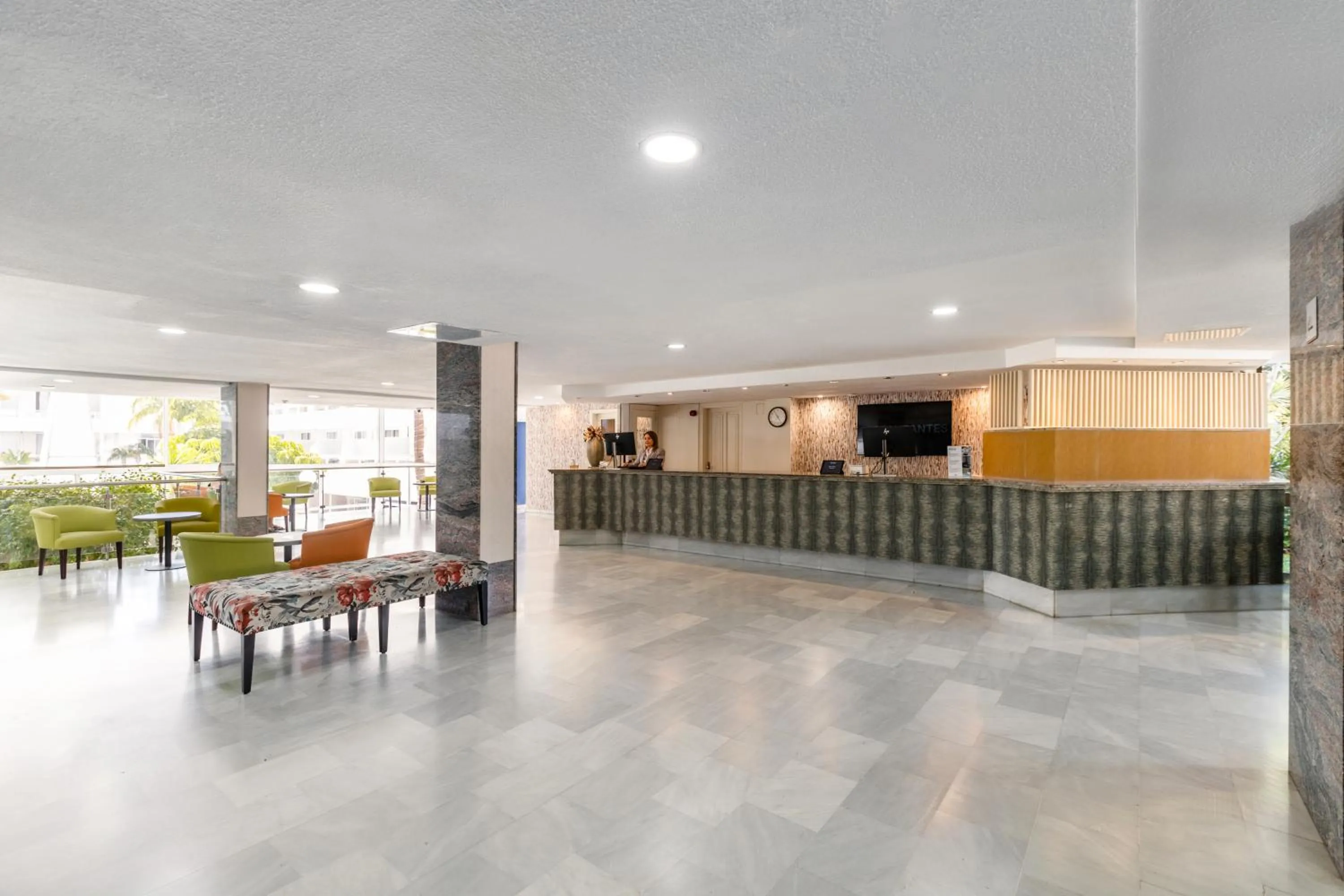 Lobby or reception in Catalonia Oro Negro