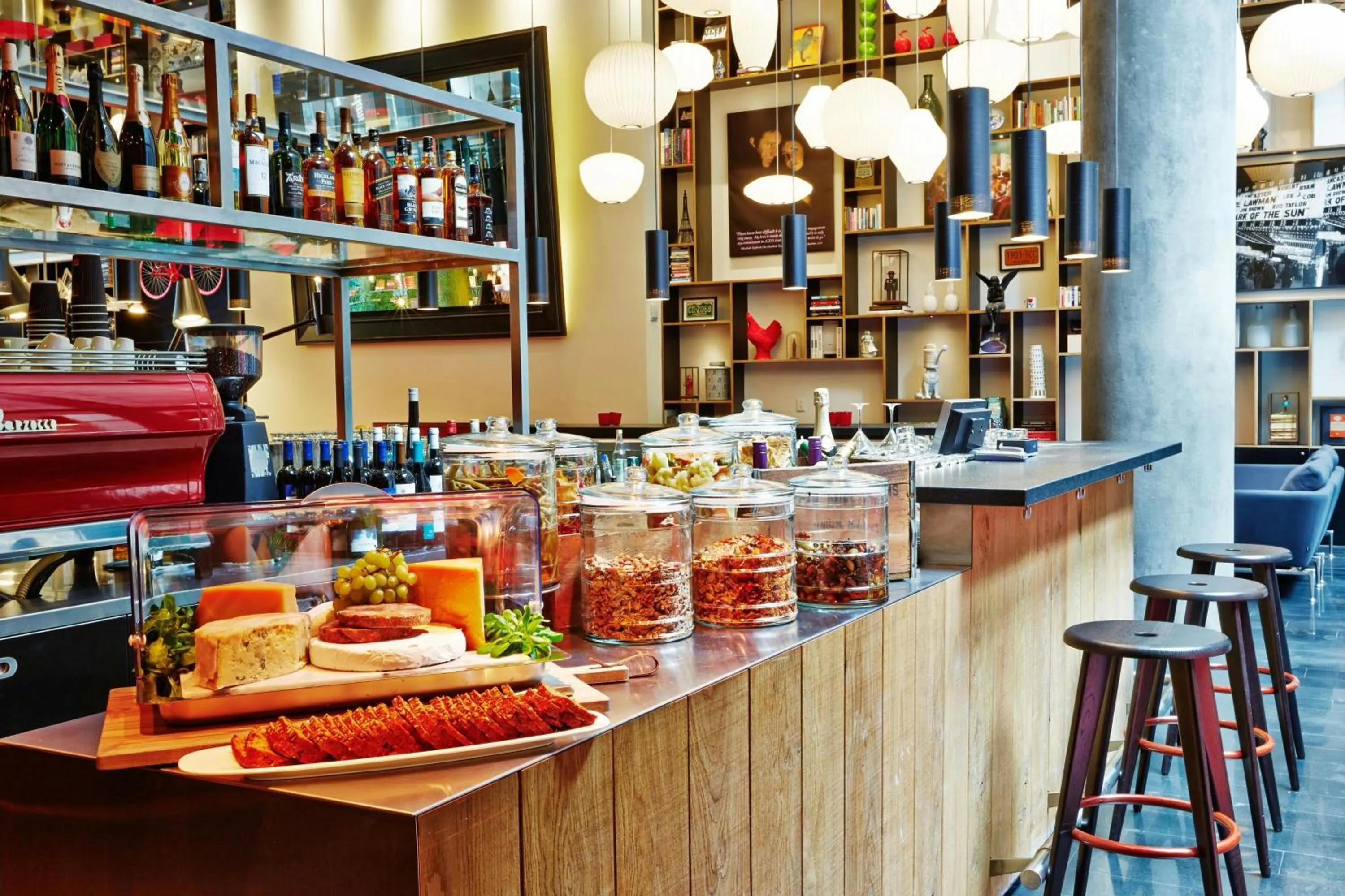 Restaurant/places to eat in citizenM New York Times Square