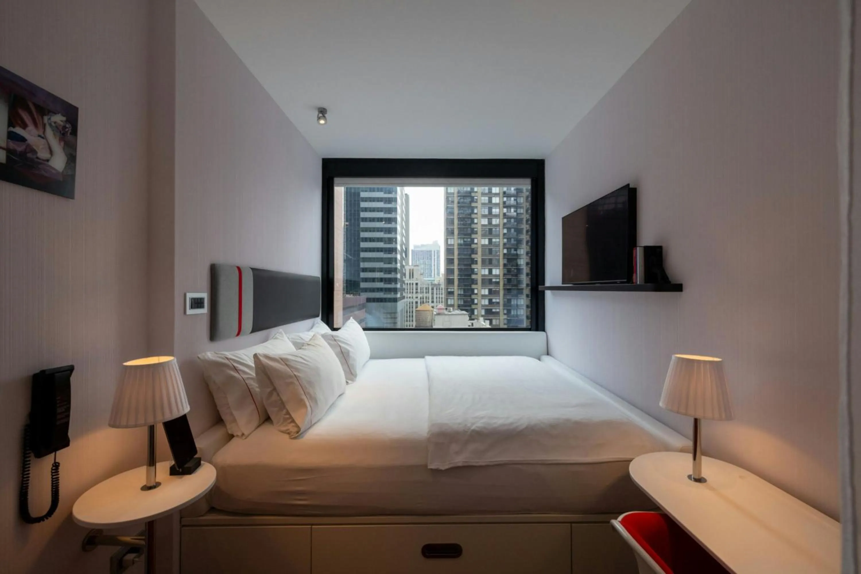 Bedroom, Bed in citizenM New York Times Square